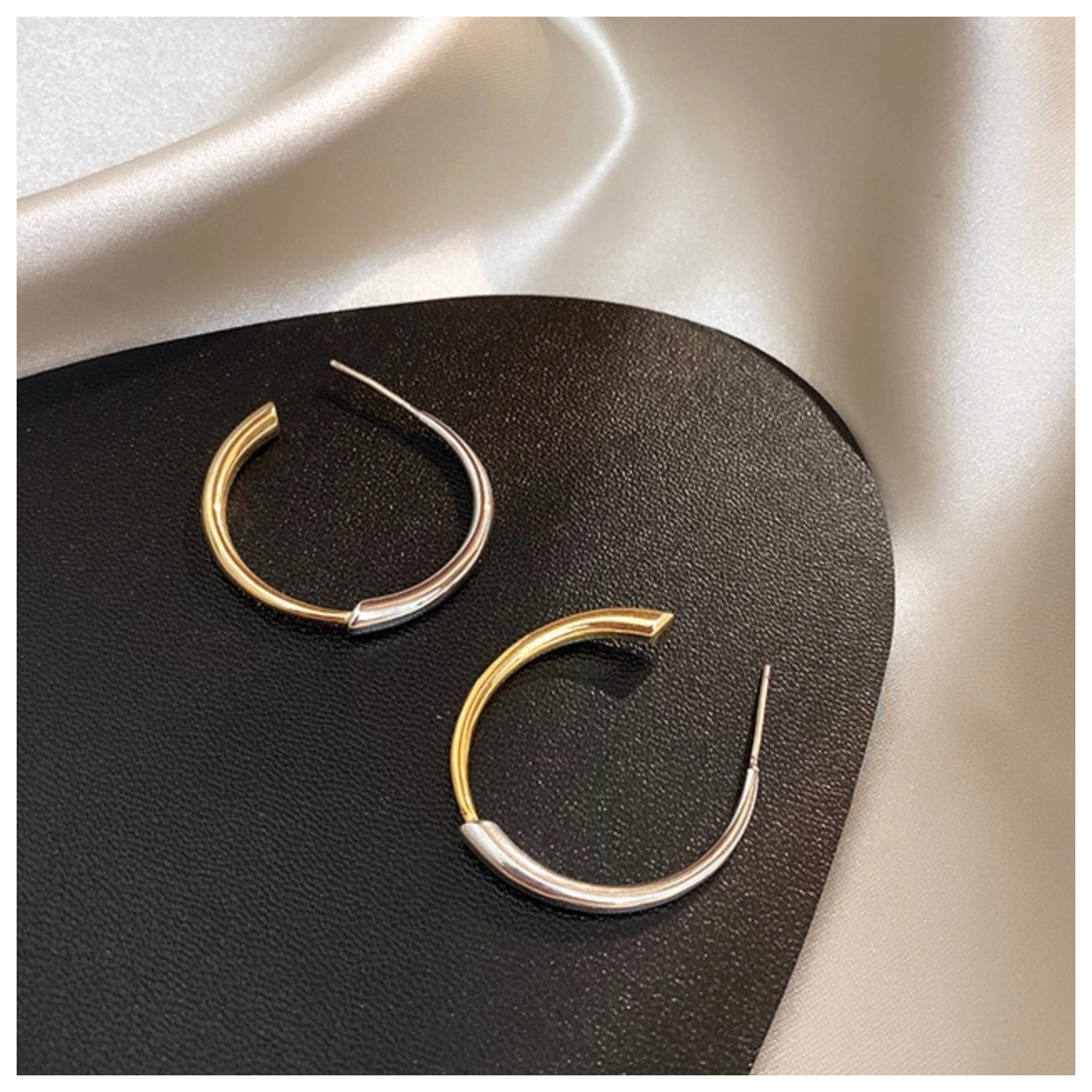 肆玥xAllure不規則金銀拼接C型耳環