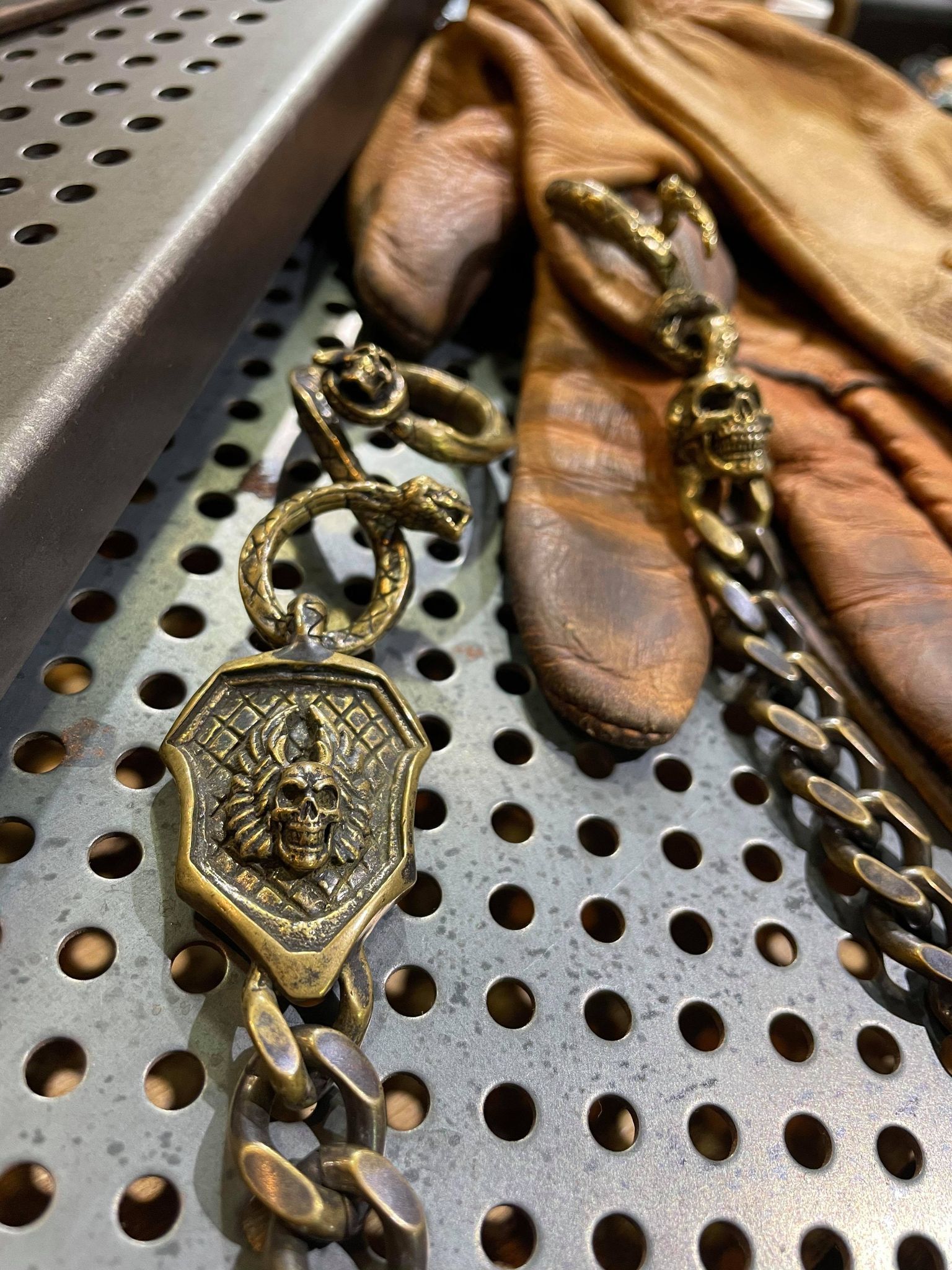 Black Venom Jewelry- Poison The Lust Brass Wallet Chain 黃銅腰鍊 。