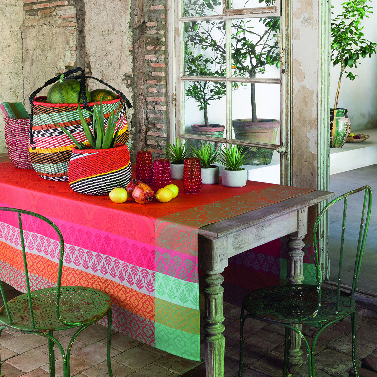 Coated Tablecloth, Bastide