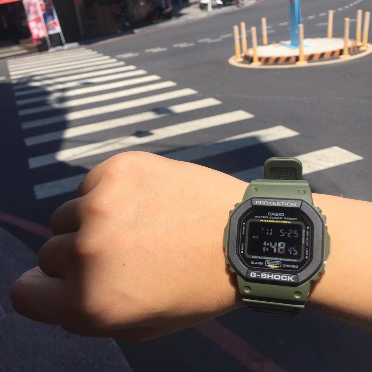 【G-SHOCK】街頭軍事系列軍綠色腕錶  DW-5610SU-3D 43.8mm 現代鐘錶