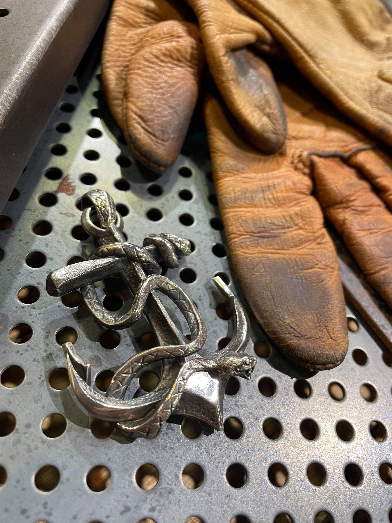 *Black Venom Jewelry- Poison The Anchor Pendant 純銀船錨吊墜(L)。