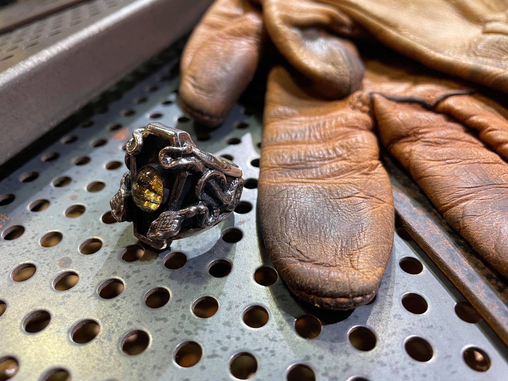 *Black Venom Jewelry- Poison The Reborn Ring with Rutilated Quartz 純銀重生戒鑲鈦晶、銅晶 。