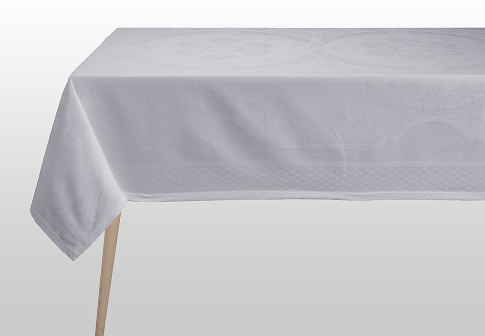 Tablecloth, Duchesse