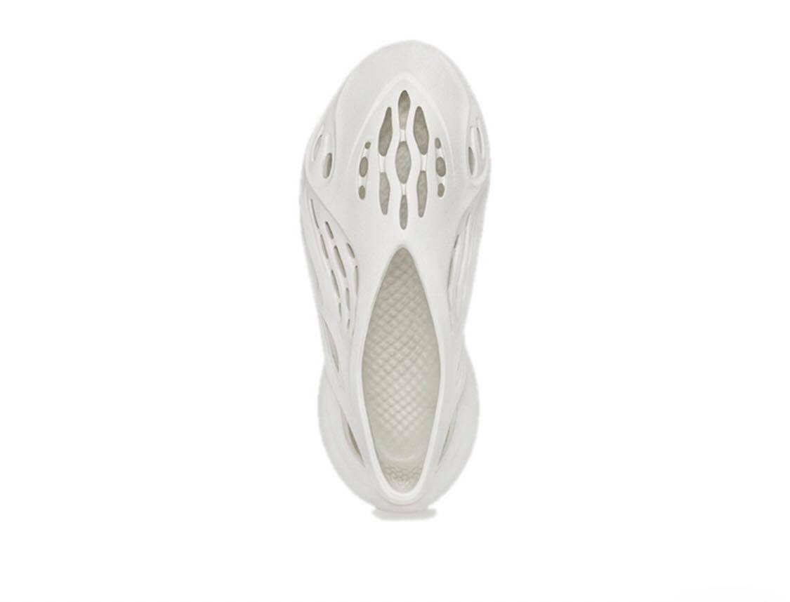 Adidas Yeezy Foam Runner Send 沙色 FY4567