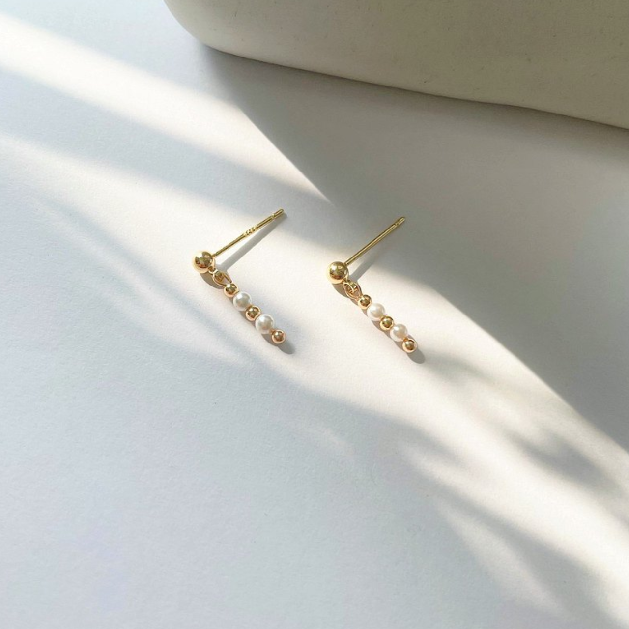 │簡約│小珍珠耳飾 • 耳針 • 14kgf • 14K注金