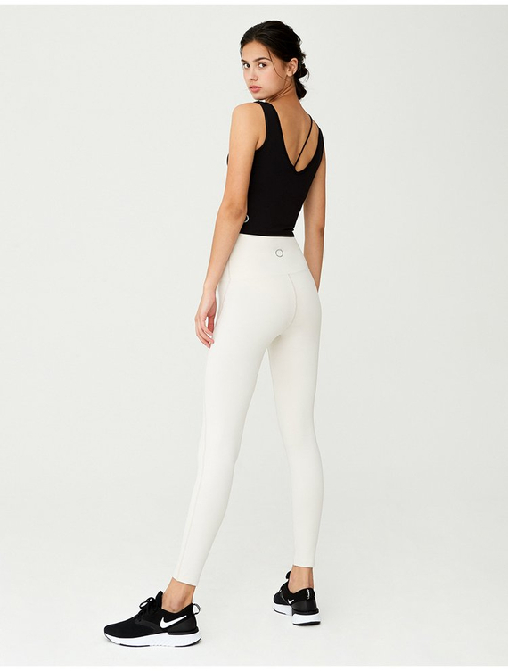 Front2Line 斜肩單線設計背心（黑）