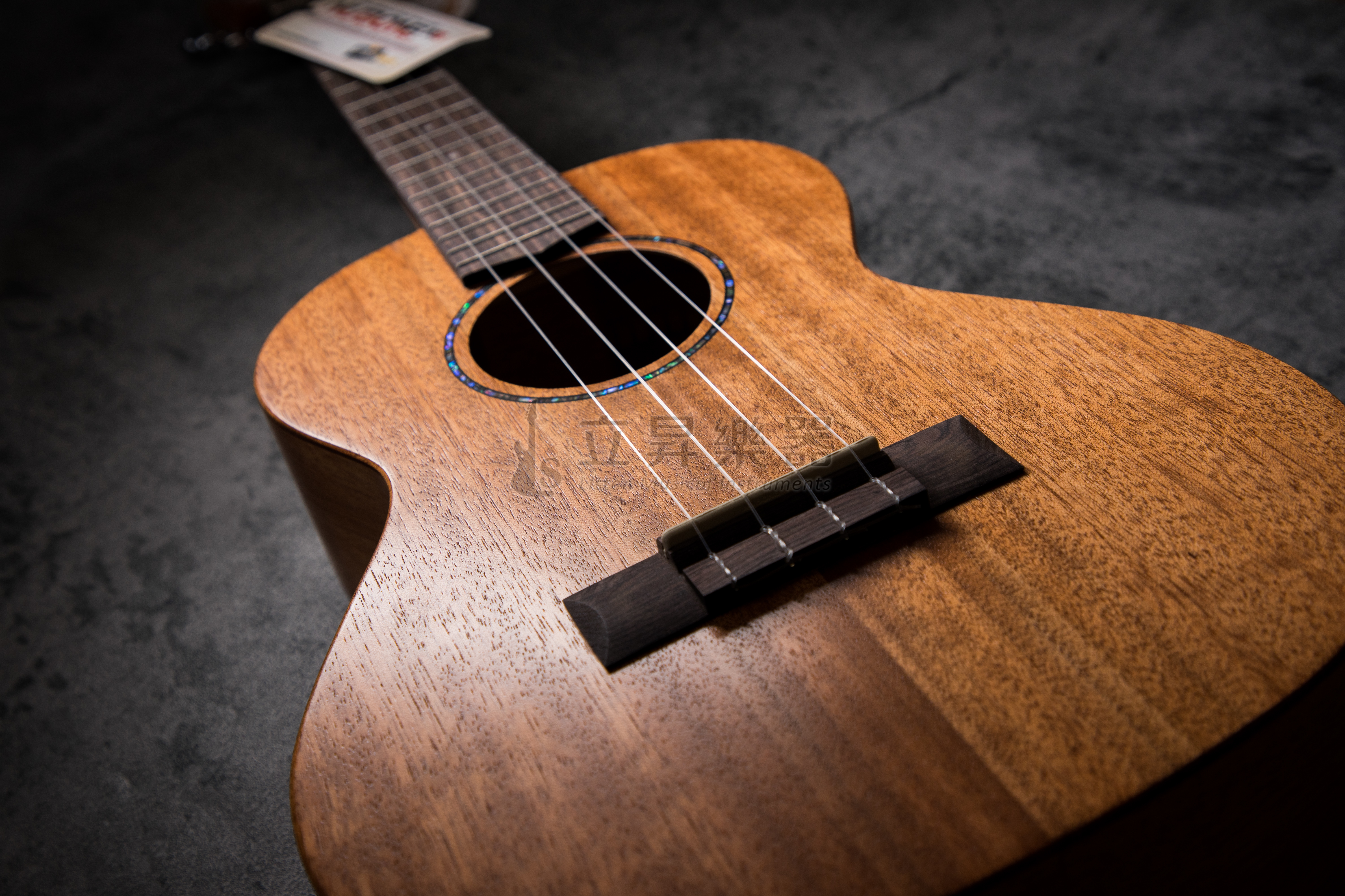 Uma UK-05ST 26吋 烏克麗麗【桃花心木面單板】