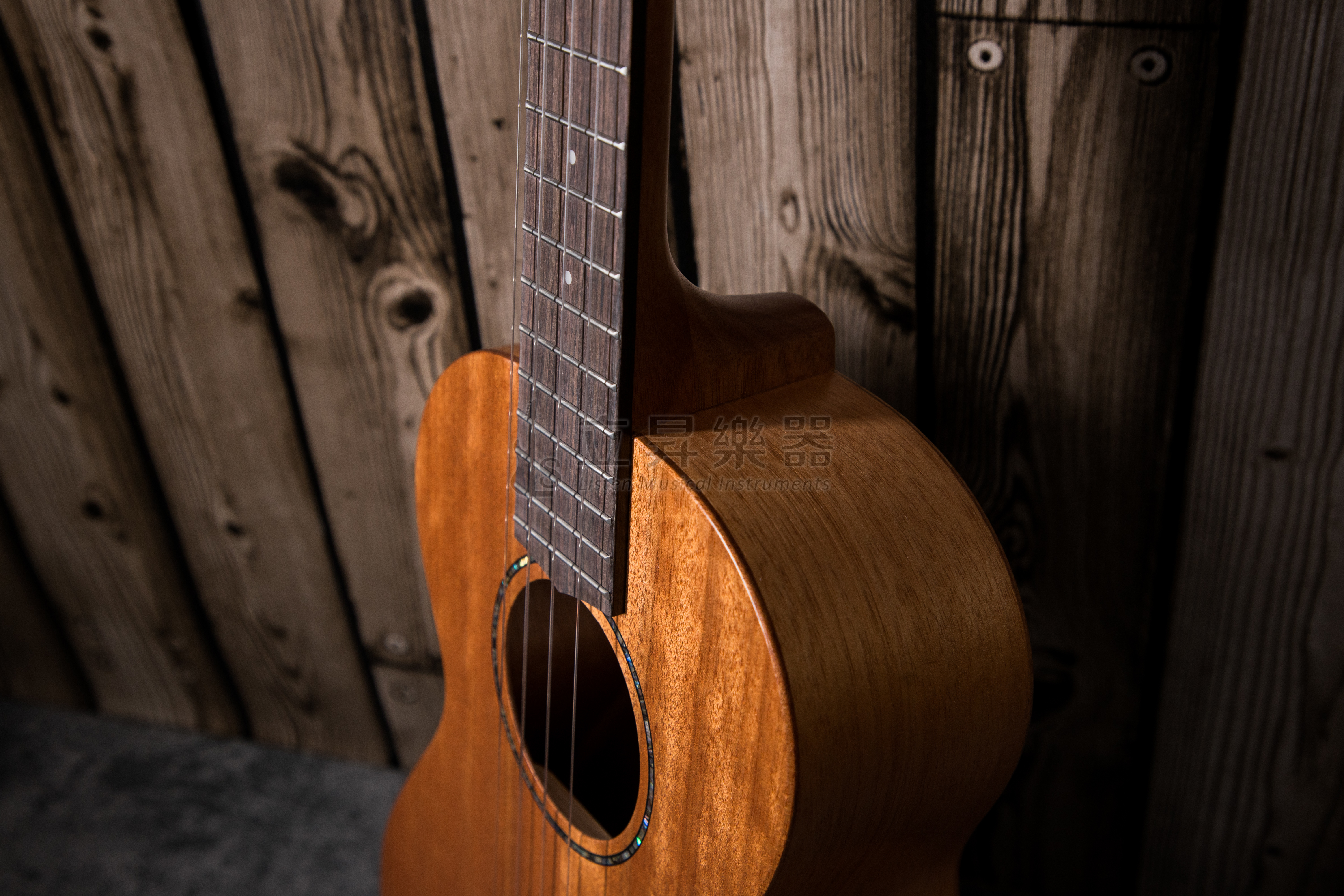 Uma UK-05ST 26吋 烏克麗麗【桃花心木面單板】 第 5 張圖片｜三峽烏克麗麗