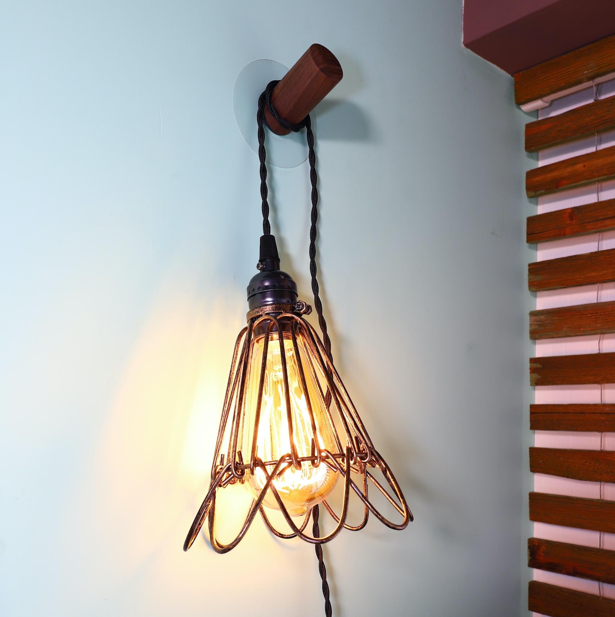 鐵藝編織扭繩掛燈-花瓣送燈泡