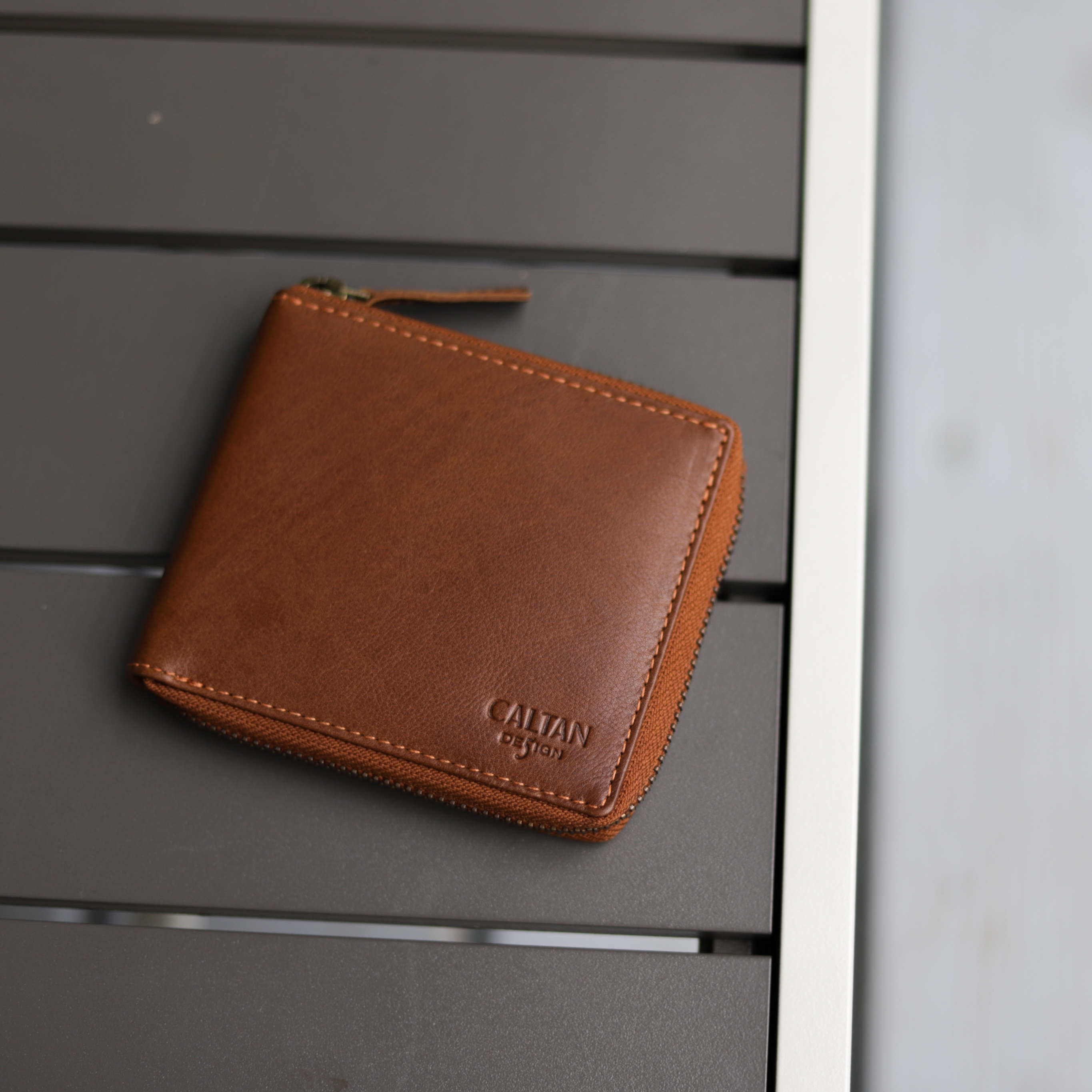 『新品上市』老爺有喜 經典真皮全包式拉鍊短夾(072916cd)