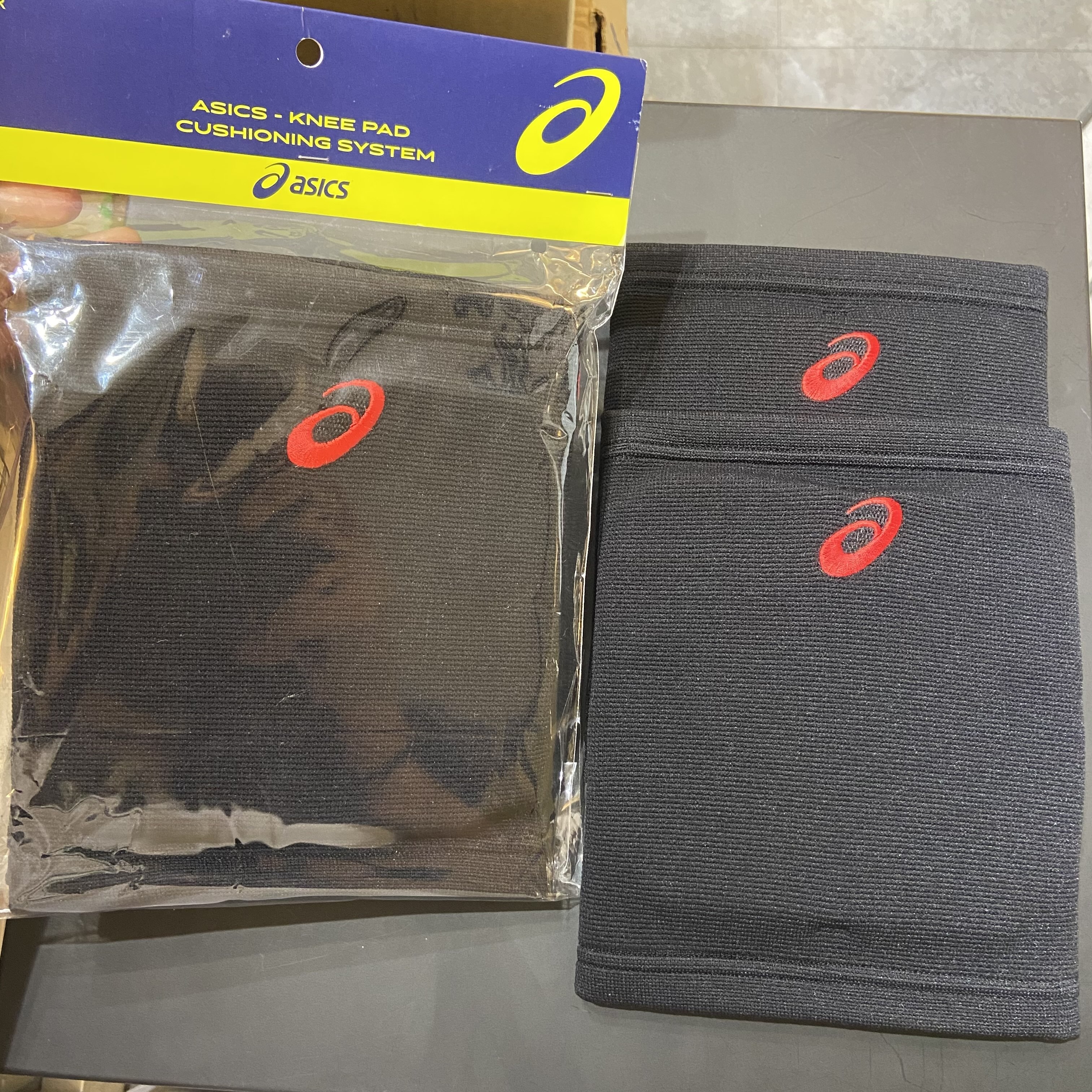 Asics 排球護膝（一對裝）