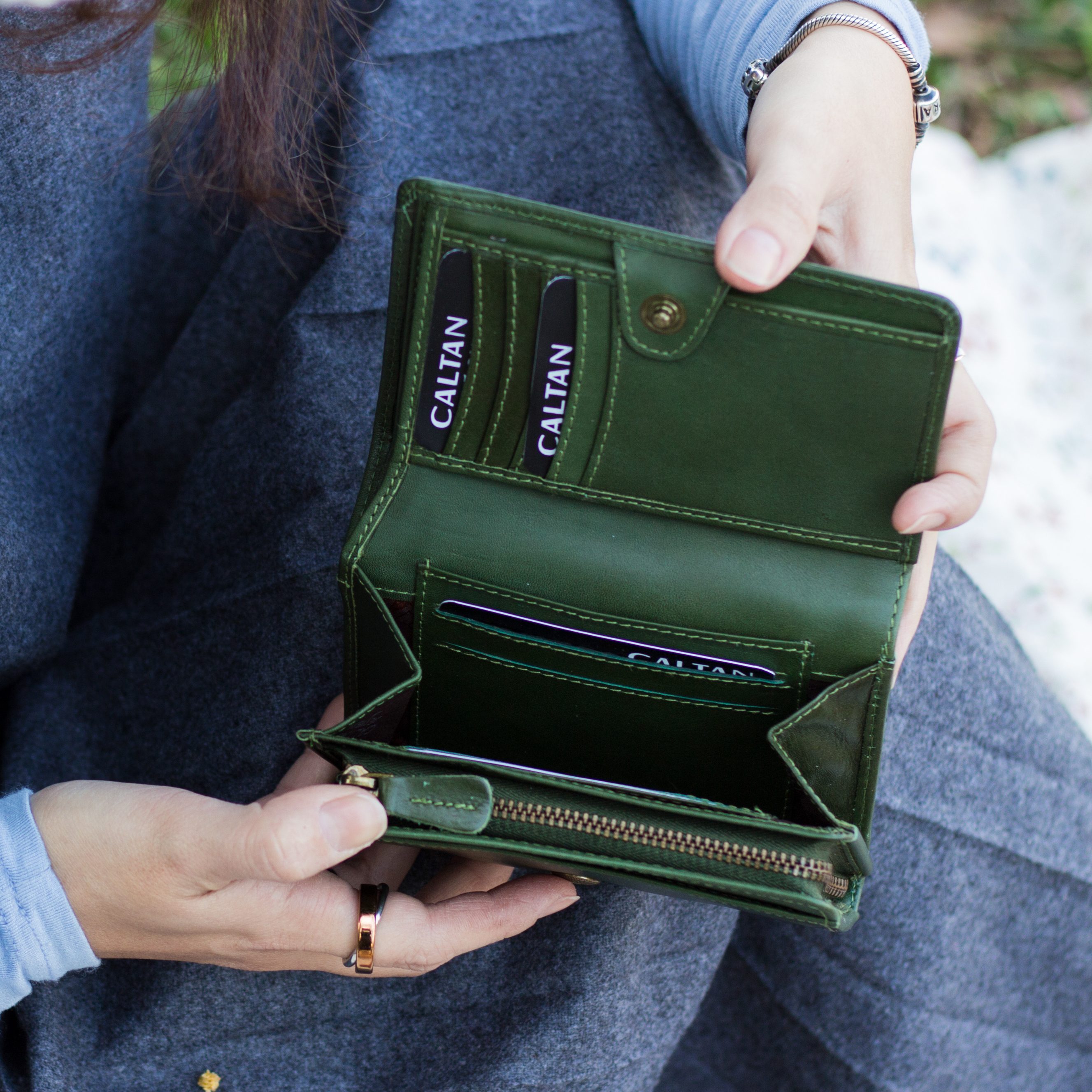 『新品上市』老爺有喜 中性三折扣式真皮中長夾(072622cd)