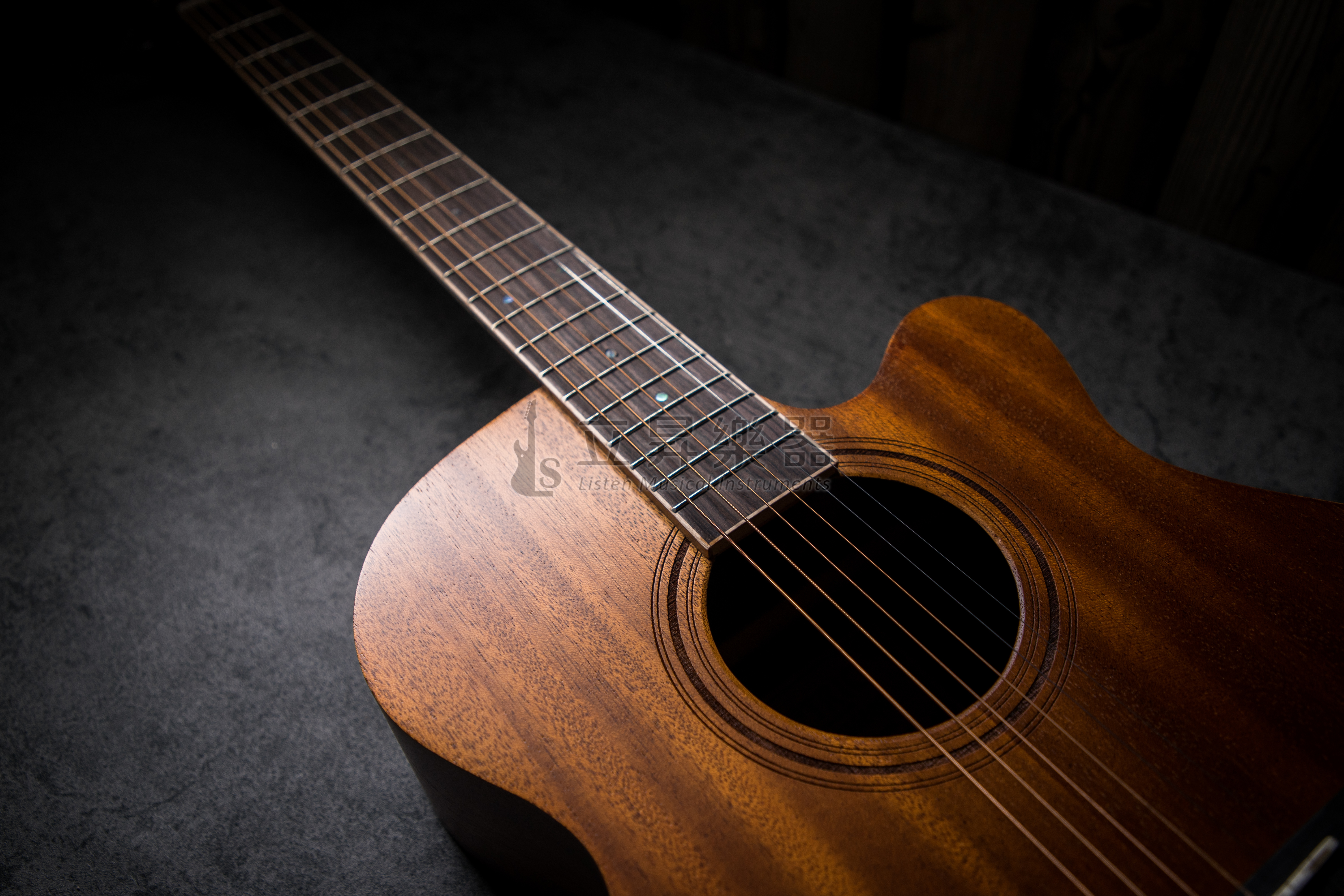 METRIC METRIC MTC-M02S 40吋 桃花心木面單板 GA桶缺角 木吉他 (附琴袋、配件包) 第 6 張圖片｜三峽吉他 / Bass