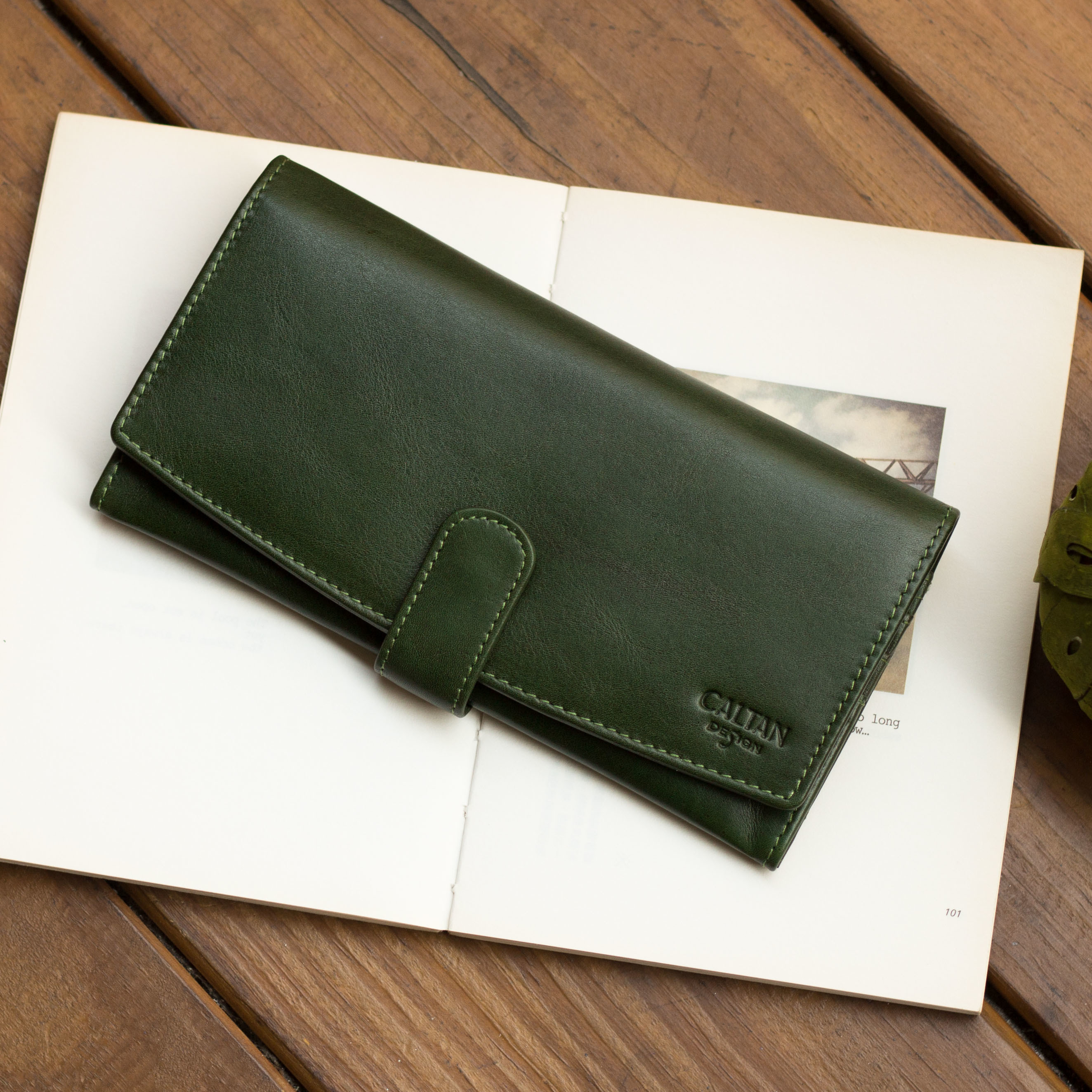 『新品上市』老爺有喜 時尚流線設計真皮長夾(071850cd)