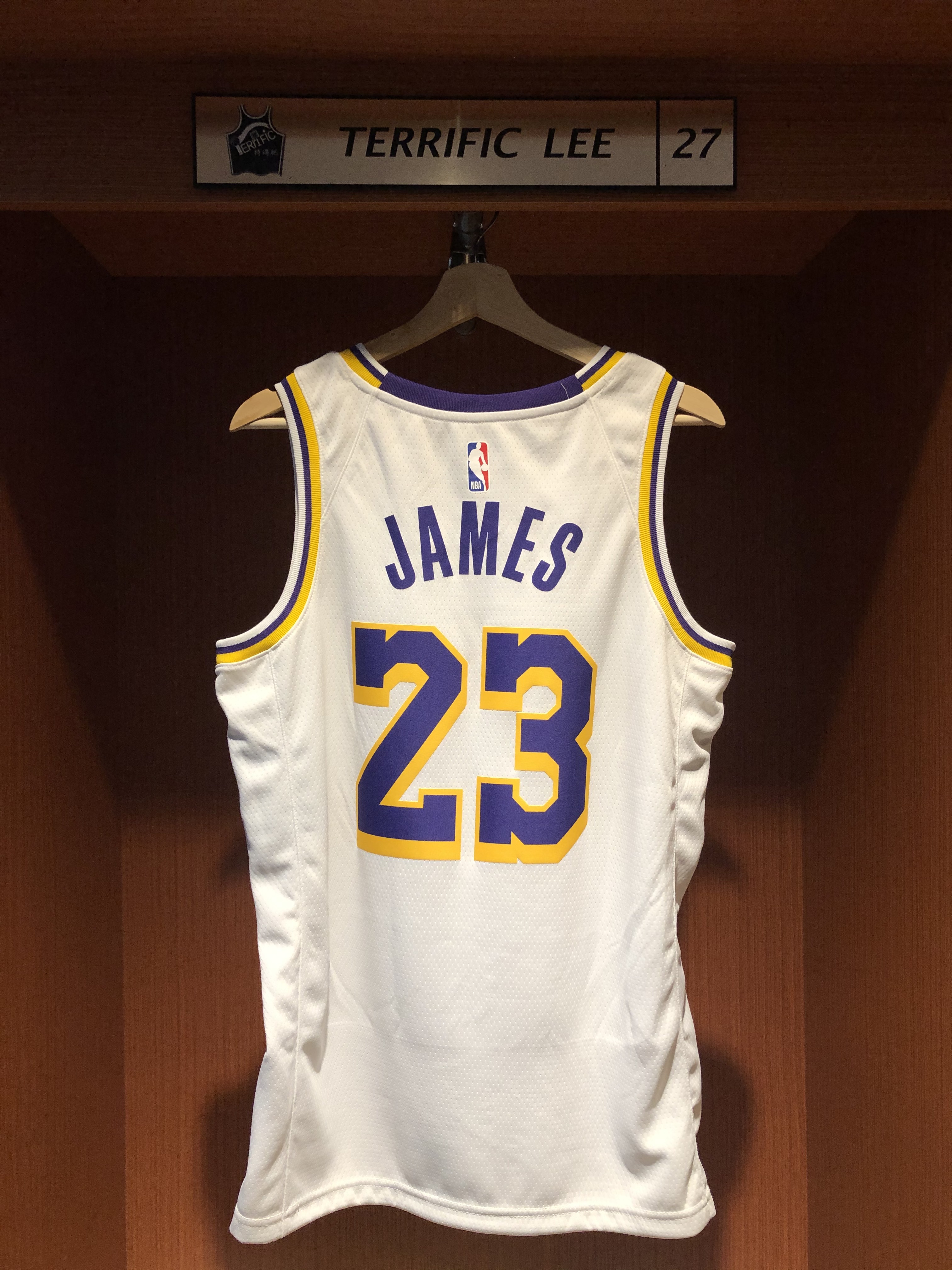 NBA球衣 Lebron James 洛杉磯湖人白 Association Nike Swingman 球迷版 熱轉印 含贊助商標 全新