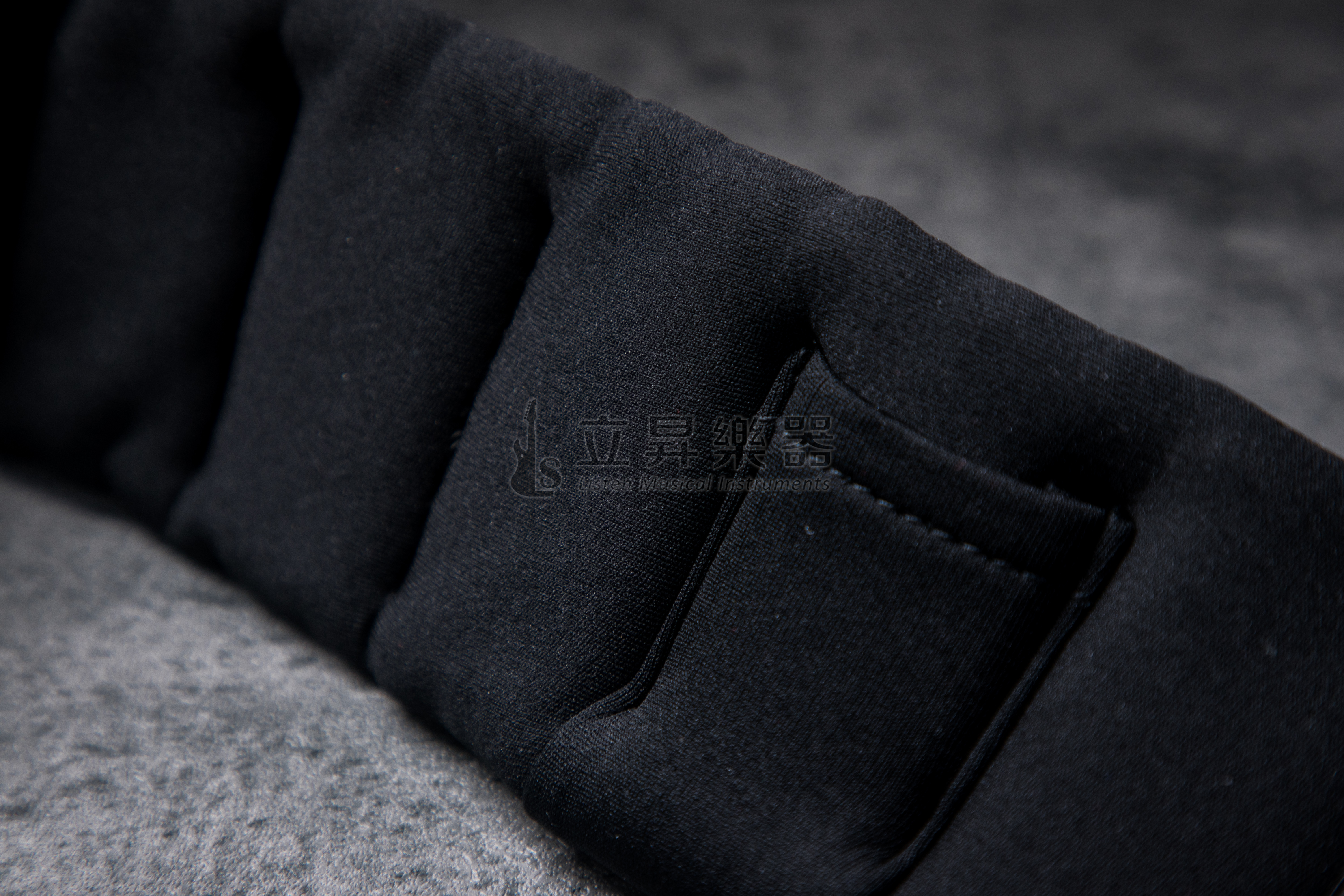 MONO MONO M80 減壓吉他背帶 M80-BTY-BLK-S 黑色 短版 輕量材質 Betty Strap 第 3 張圖片｜三峽配件 / 週邊