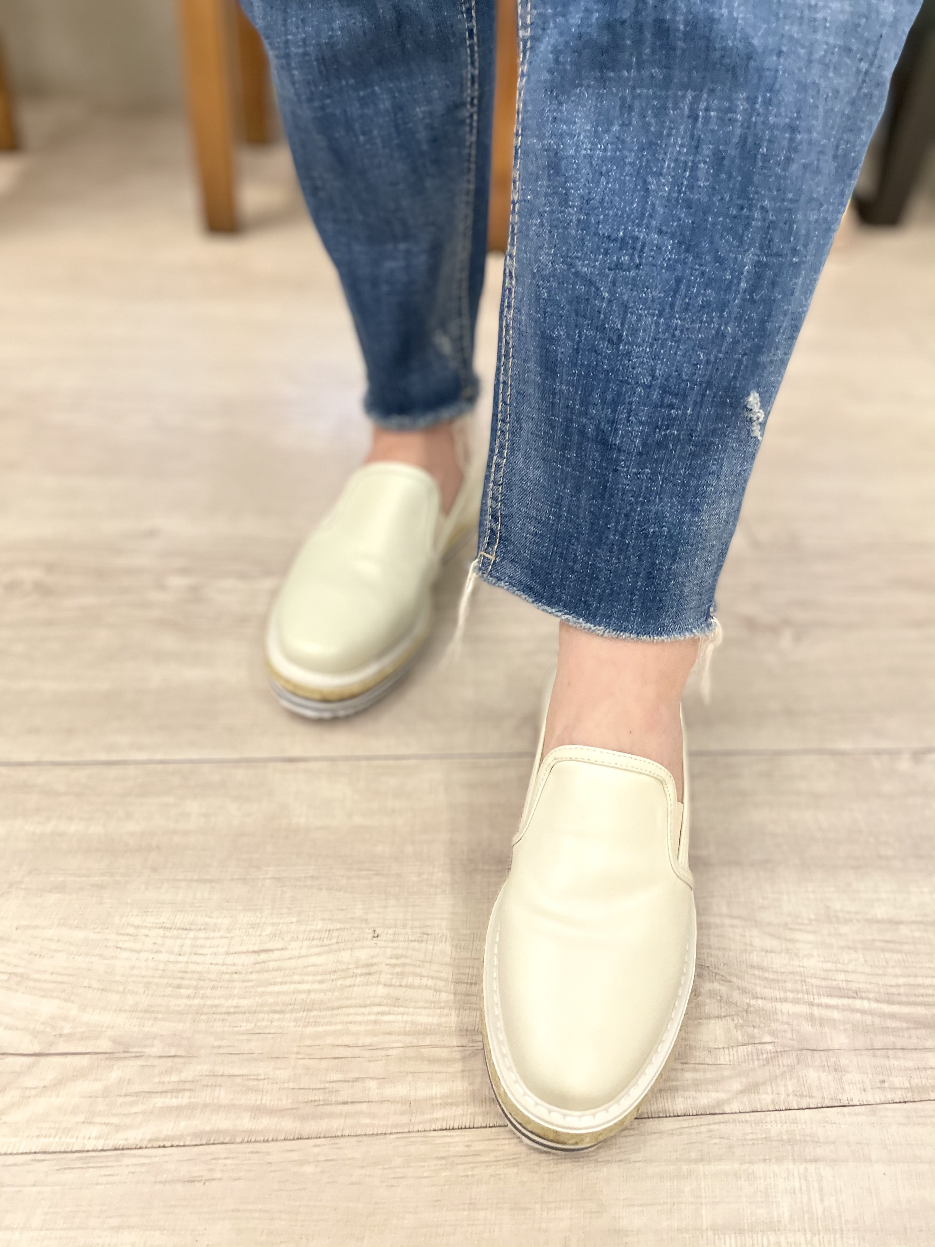 米白皮質厚底鞋款