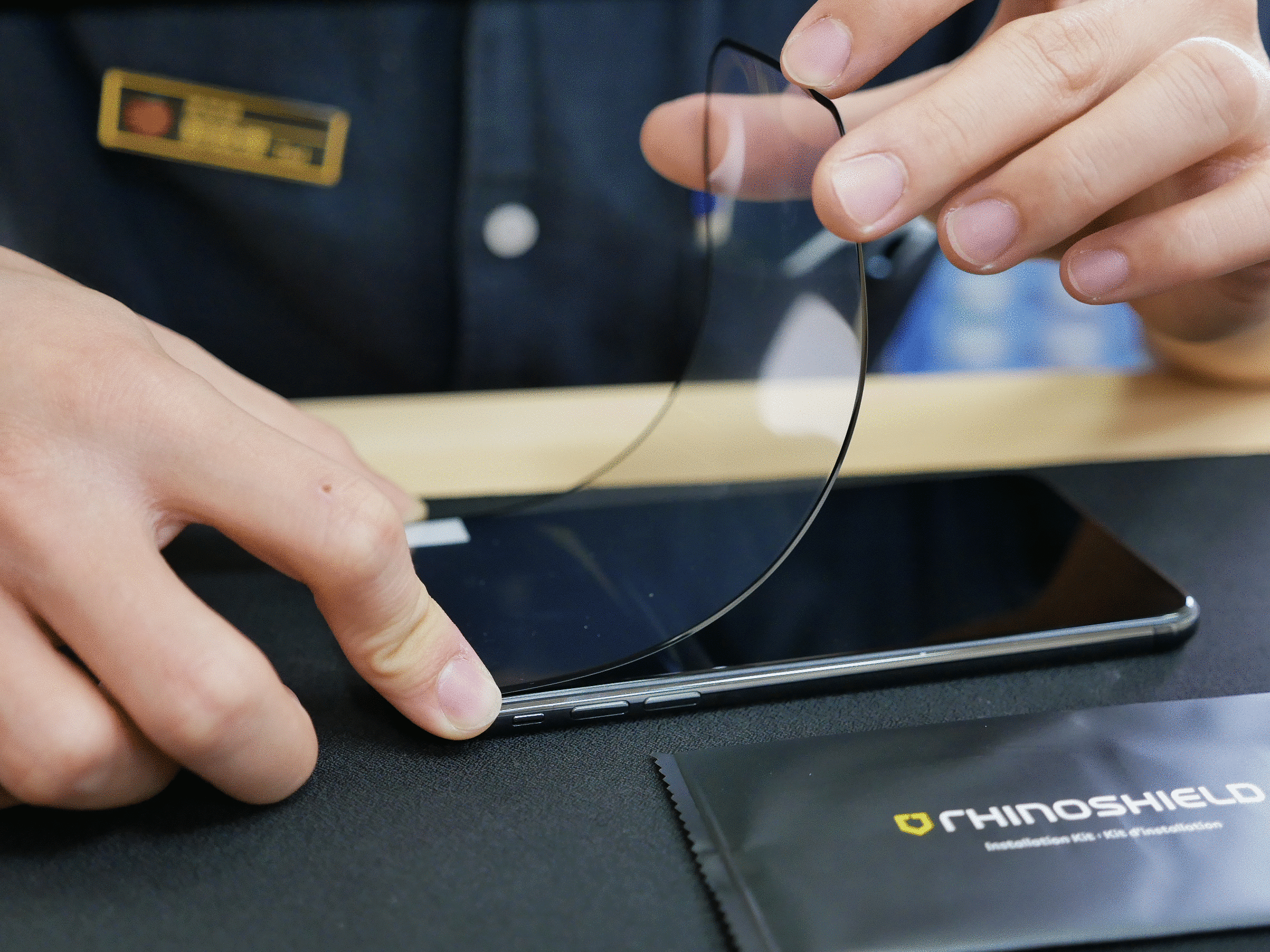 【開箱】犀牛盾 RhinoShield 3D壯撞貼 - 撞不破的手機保護貼！