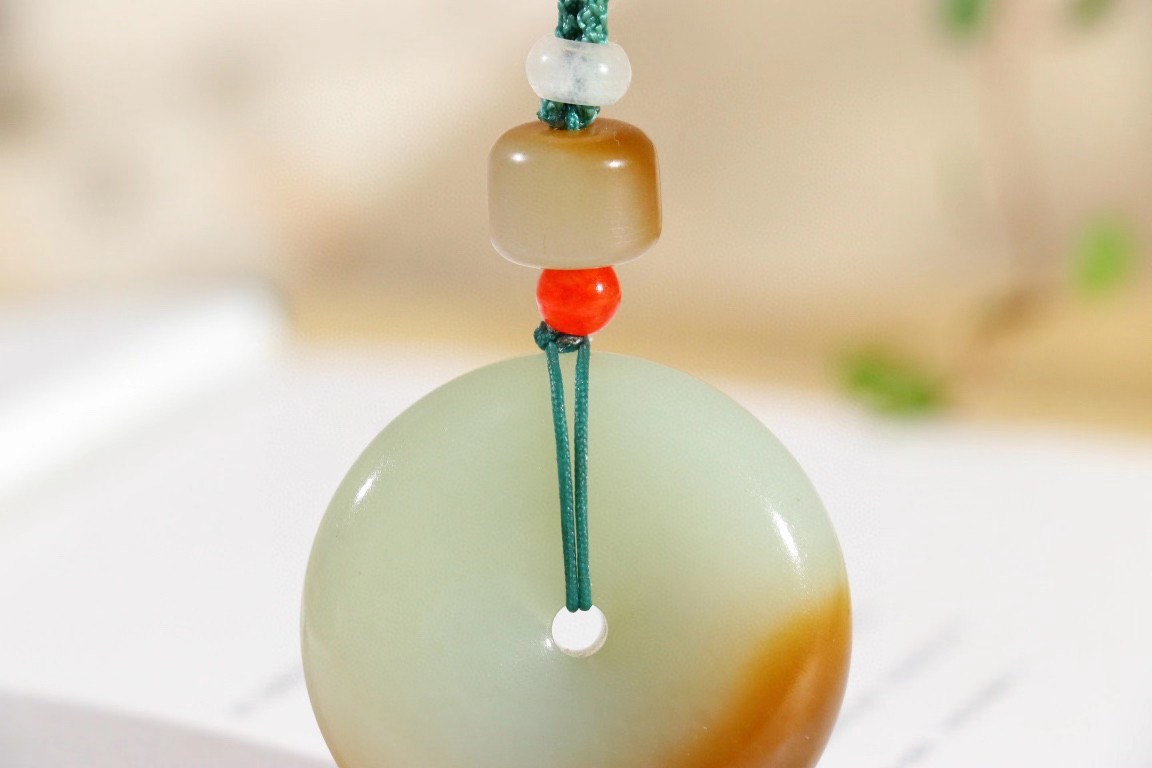 63249 和田玉平安扣 (40mm直徑)