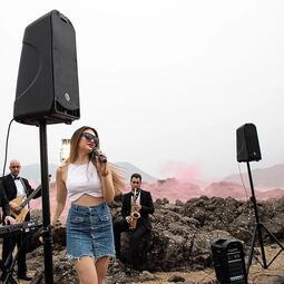 Pegasus F8 2000瓦 攜帶主動式音響 外場喇叭 藍芽 樂器用喇叭 側邊可掛麥克風 樂器用音箱