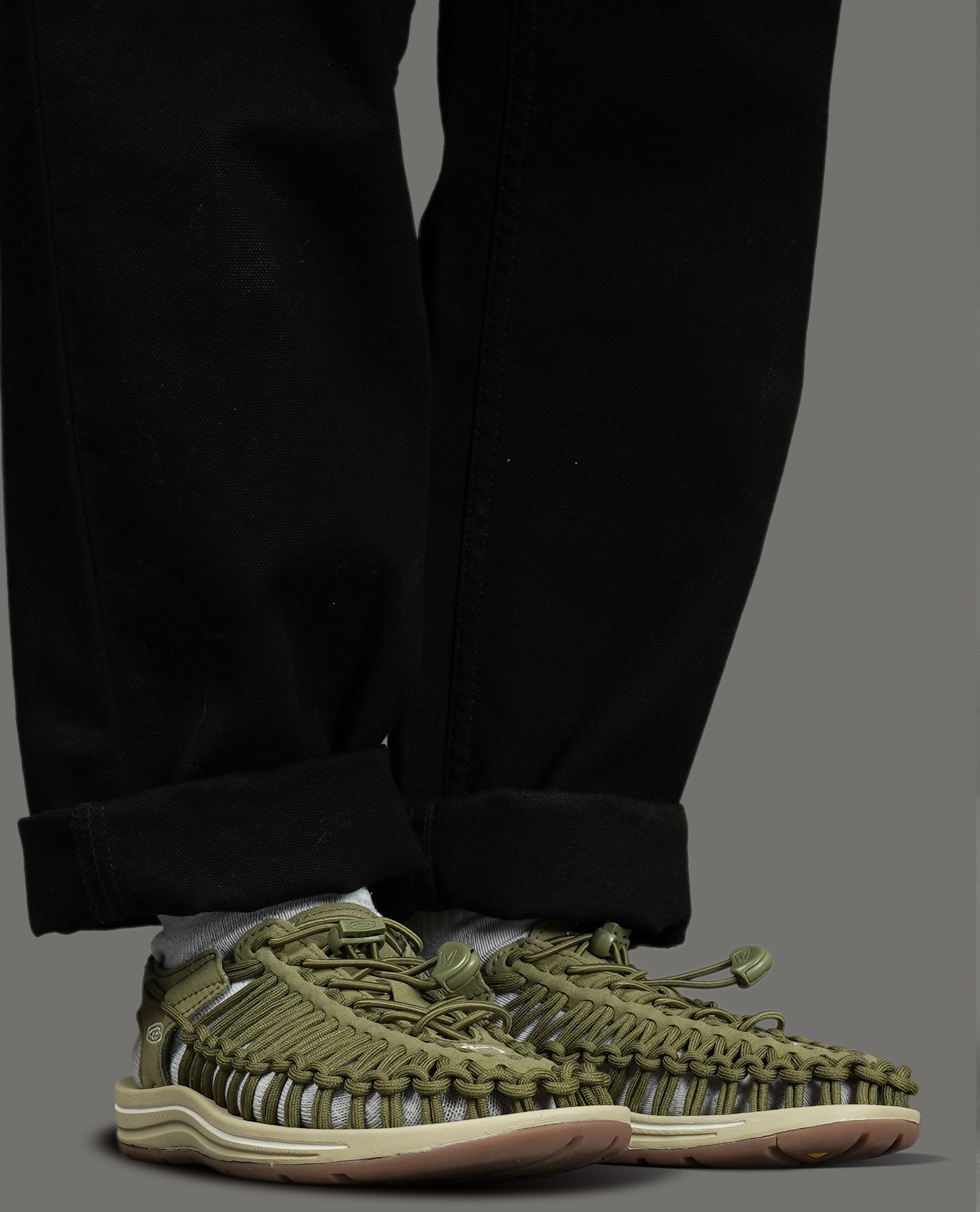 KEEN UNEEK (橄欖綠) - 21SS