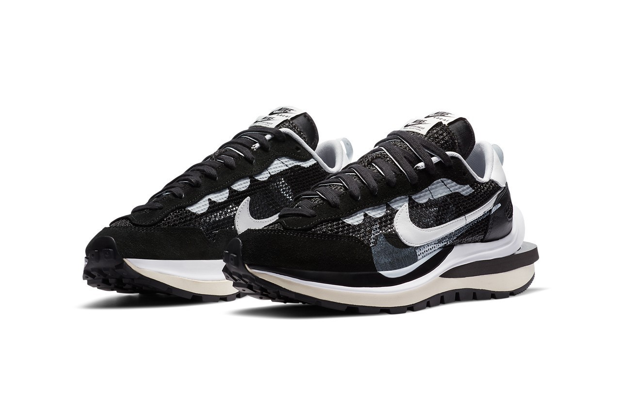 sacai nike vaporwaffle black white