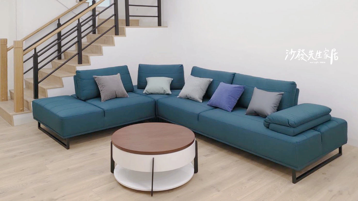 決定好沙發後可適時地挑選幾顆沙發抱枕