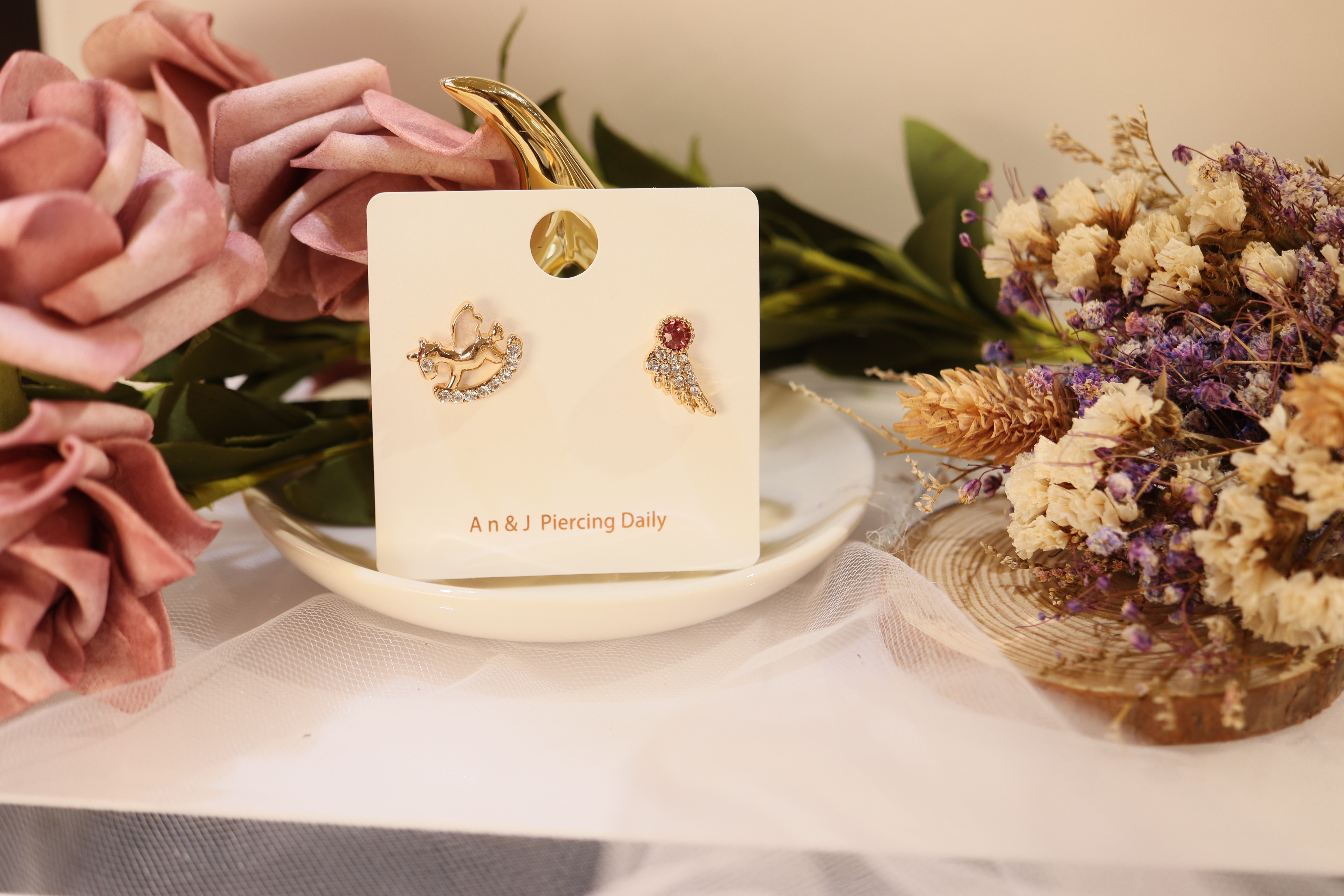 合金-不對稱 獨角飛木馬+紅鋯翅膀