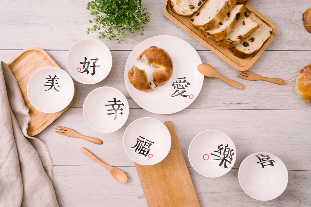 Mao's樂陶陶祝福系列碗組的餐桌風景