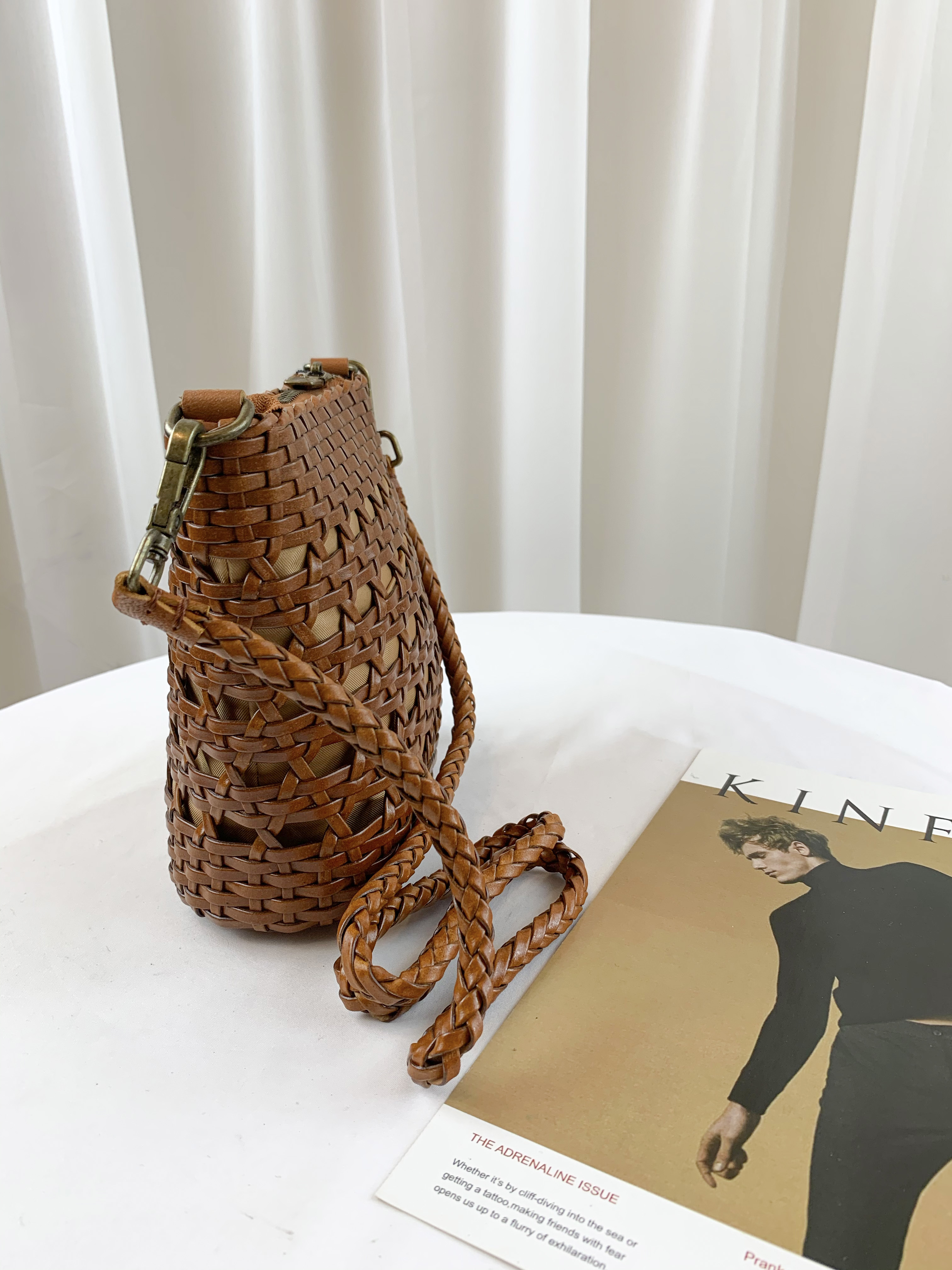 ｜限時優惠｜ 焦糖棕 編織牛皮小側背包 #18032