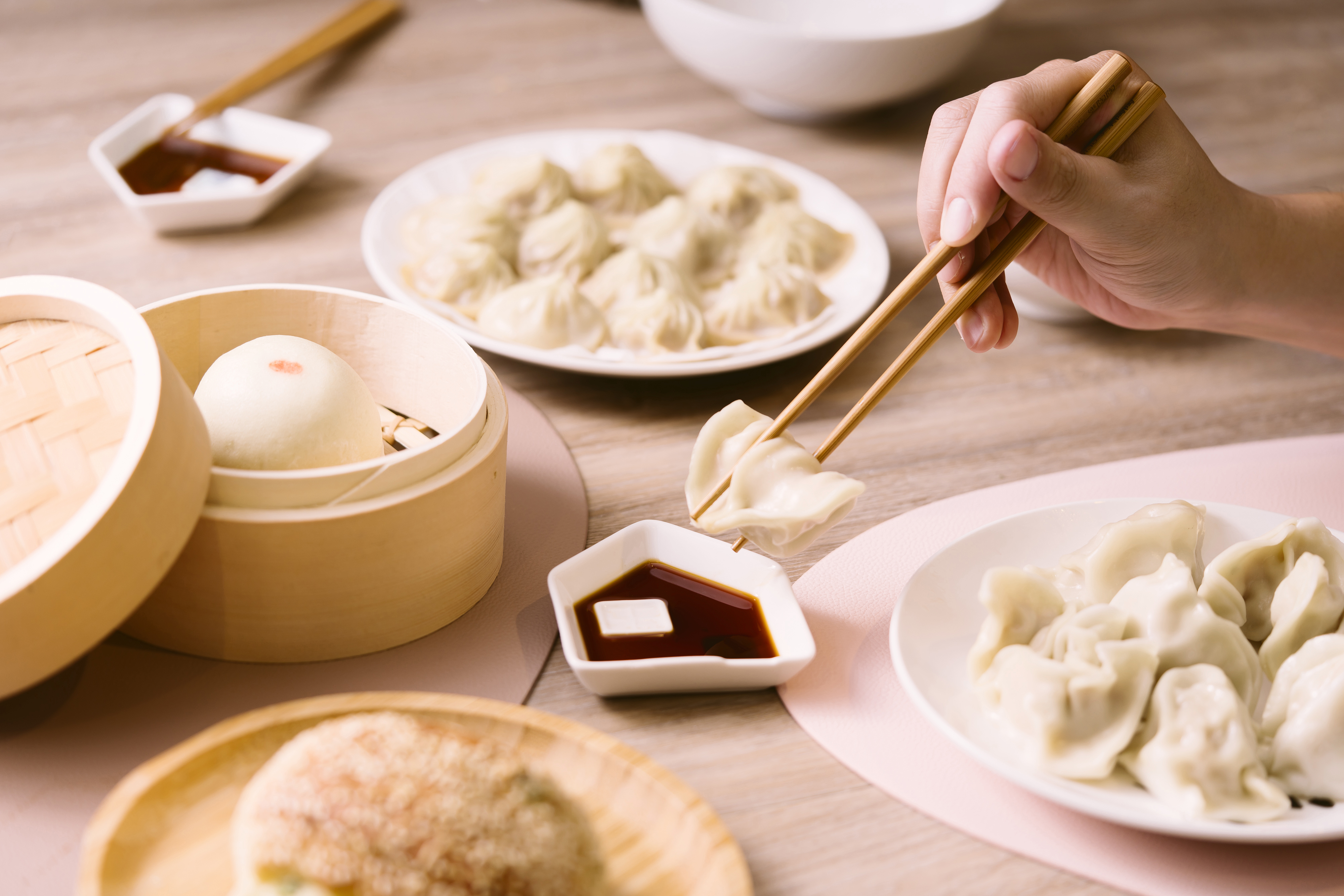 Mao's樂陶陶小房子醬油碟的餐桌風景。