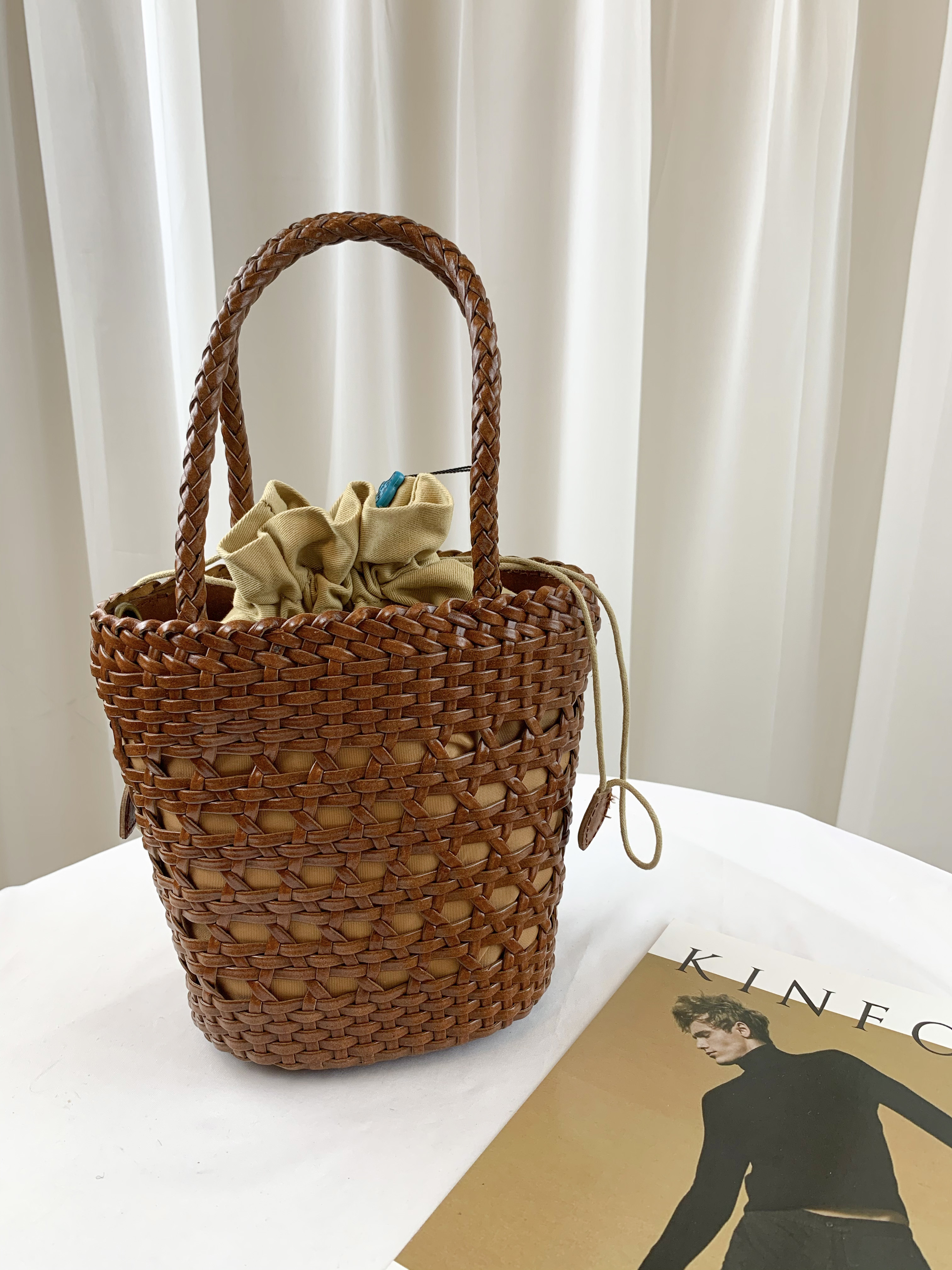 ｜限時優惠｜ 焦糖棕 編織牛皮小手提包 附贈束口袋 #18031