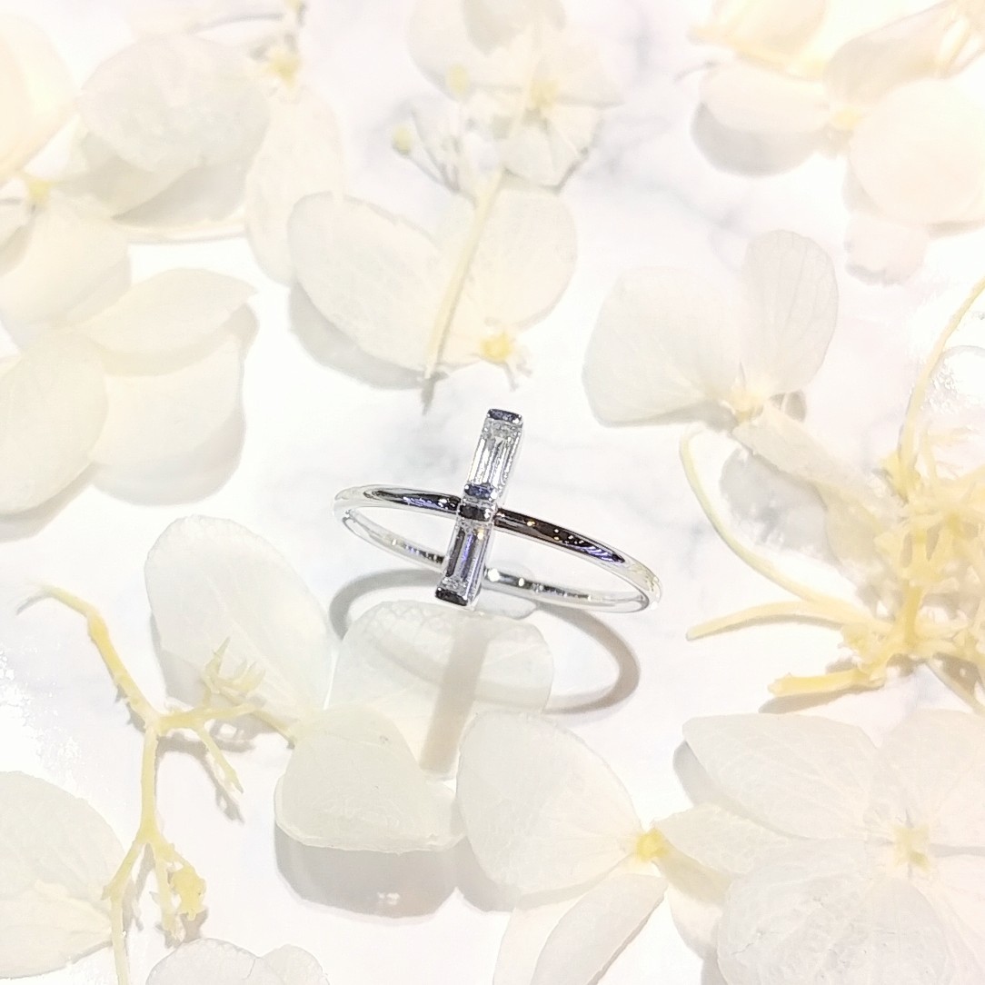 全新18K白金24份方形鑽石戒指