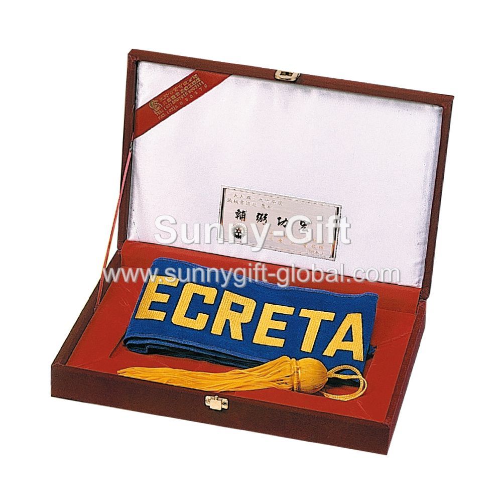 Velvet box (empty box/does not include duty shoulder straps)