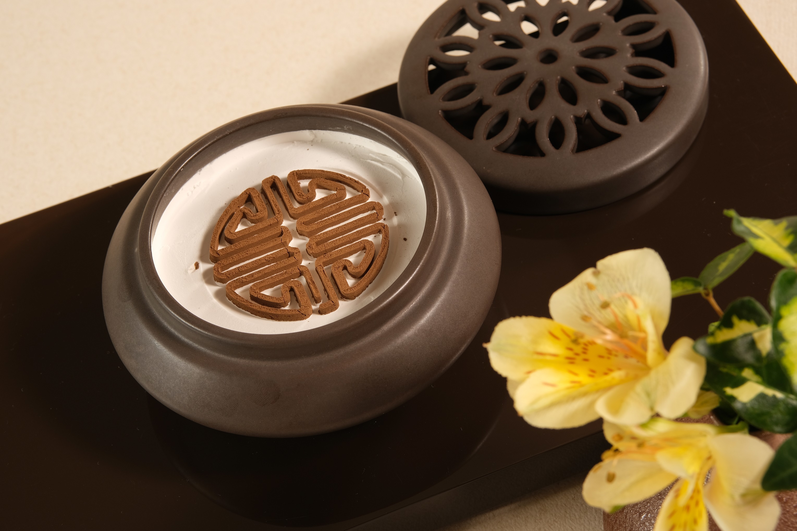 Yuan。Premium Hoi An Agarwood Incense Powder (15g)