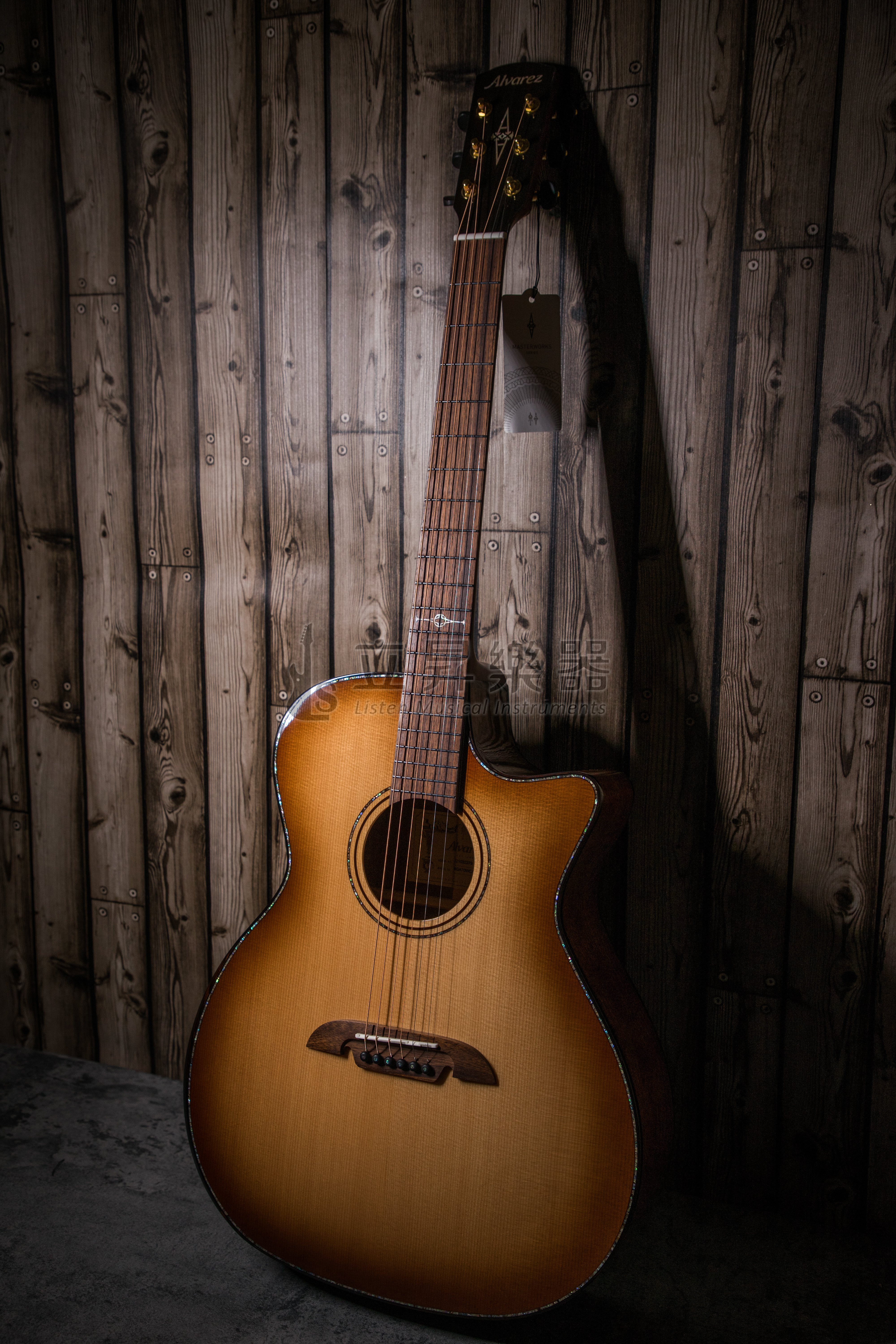 Alvarez MGA70WCARSHB AA級西提卡雲杉面板、胡桃木側背板 全單板木吉他 GA桶 (附原廠厚袋、配件包)