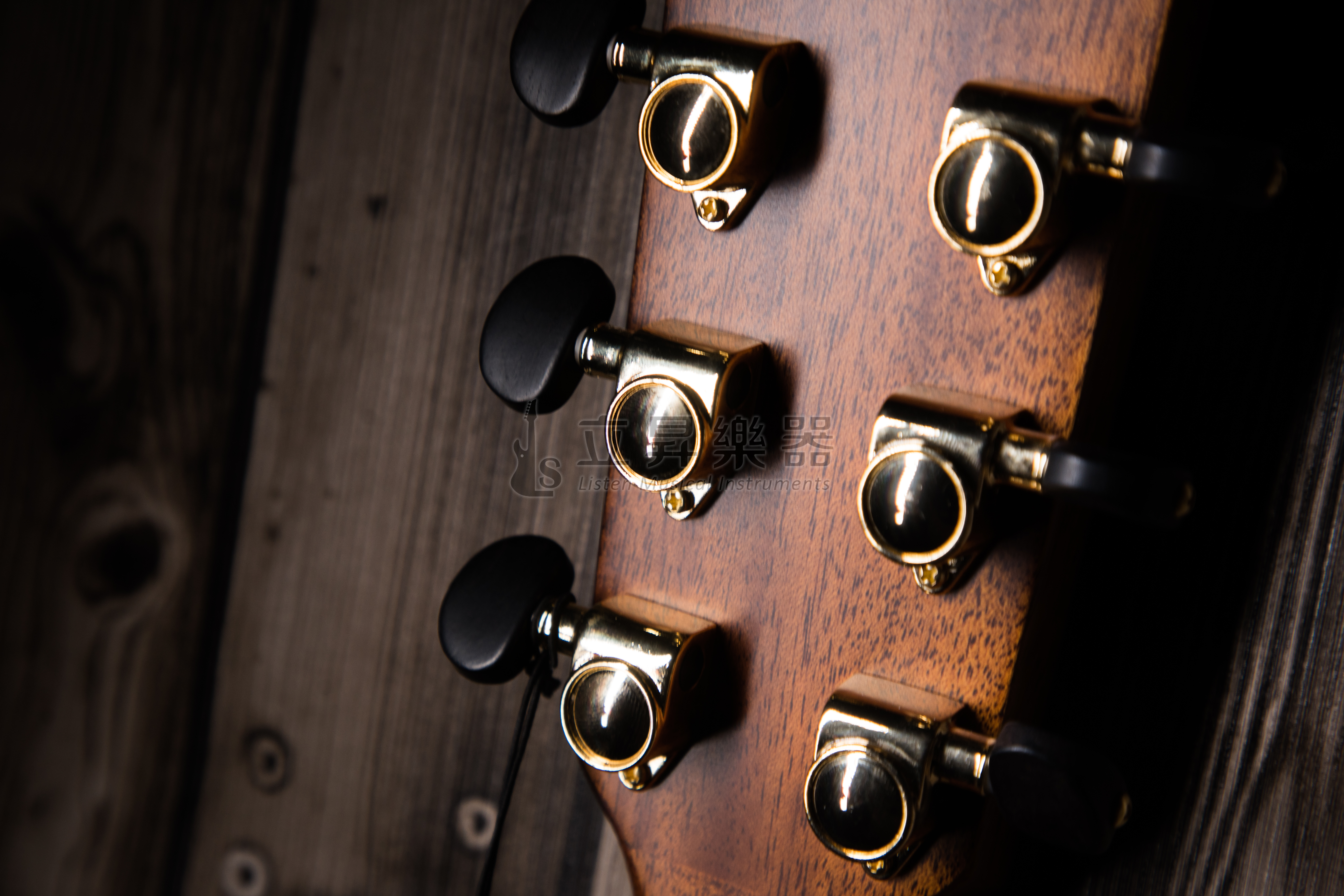 Alvarez Alvarez MGA70WCARSHB AA級西提卡雲杉面板、胡桃木側背板 全單板木吉他 GA桶 (附原廠厚袋、配件包) 第 5 張圖片｜三峽吉他 / Bass