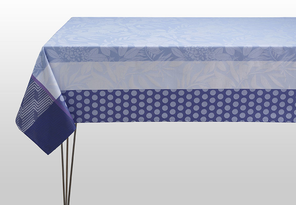 Coated Tablecloth, Nature Urbaine