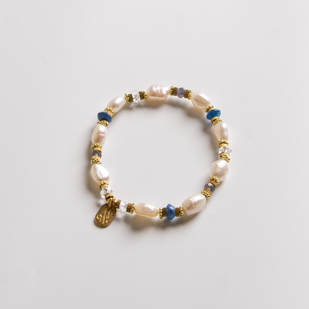 車窗外的馬特洪峰 // C1360珍珠藍晶堇青石手鍊