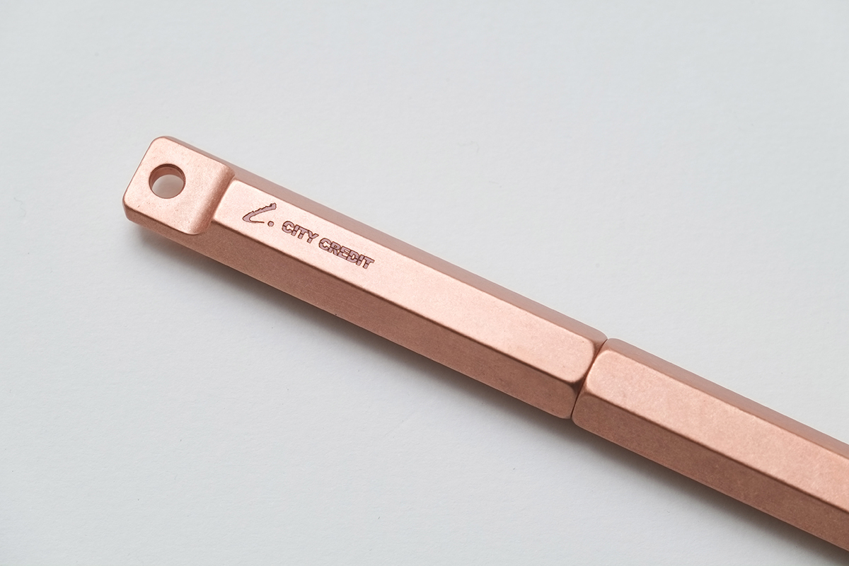 物外YSTUDIO提供雷射雕刻服務,讓您的商品更具企業特色。