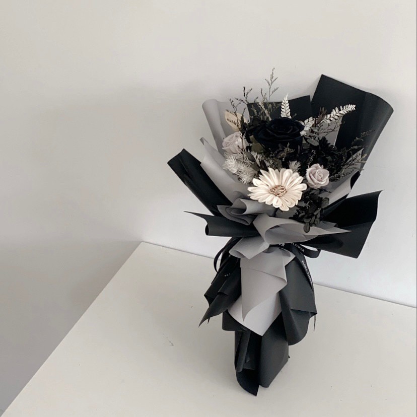 永生花束 黑灰色