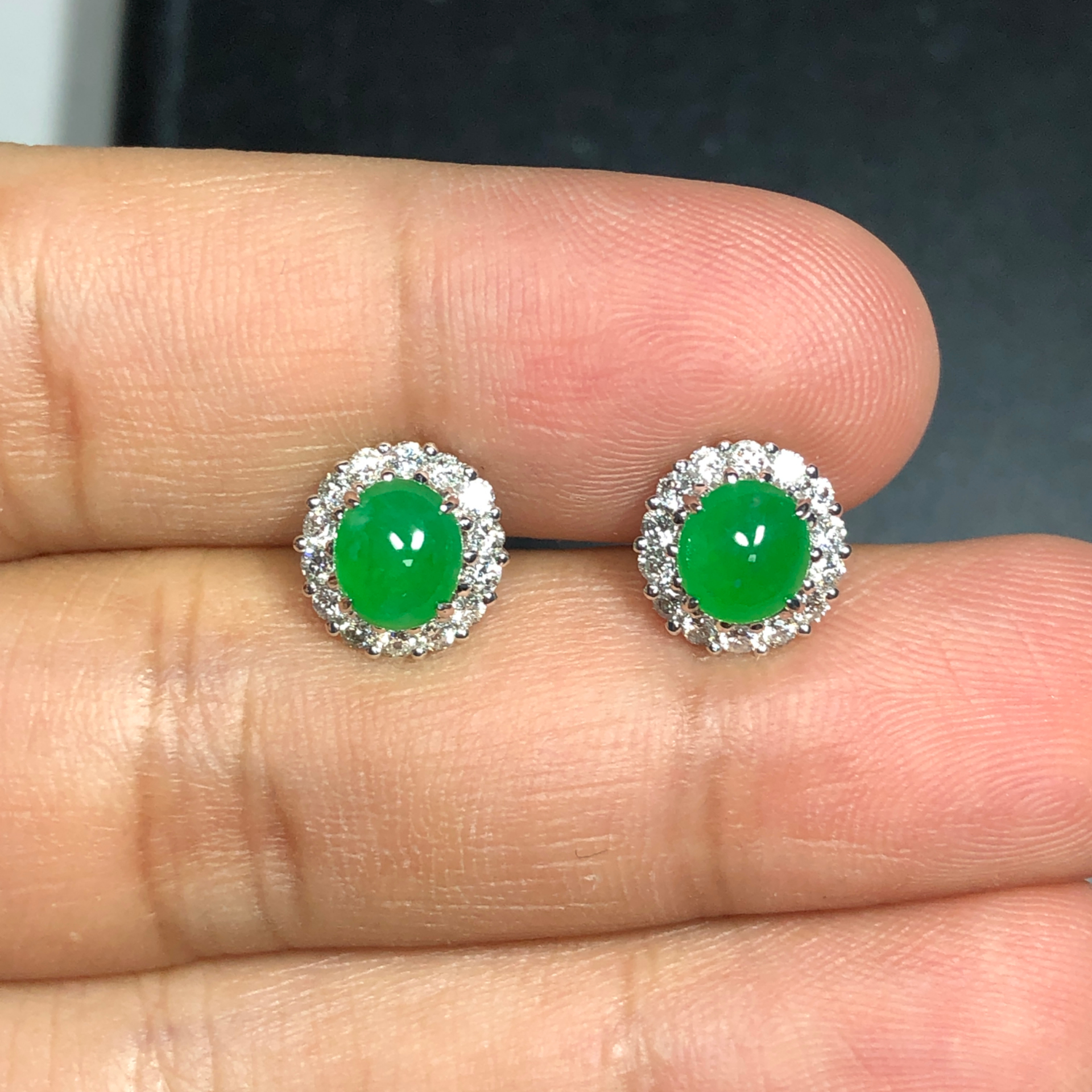 J1926 冰陽綠耳釘