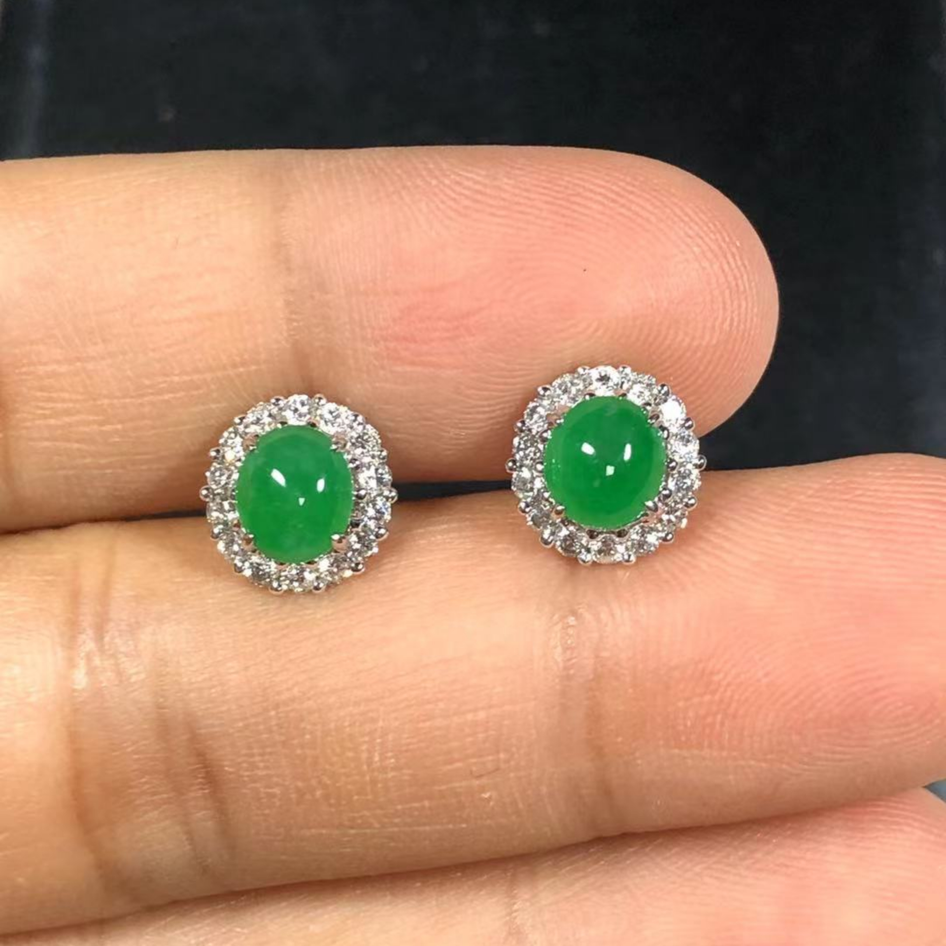 J1926 冰陽綠耳釘