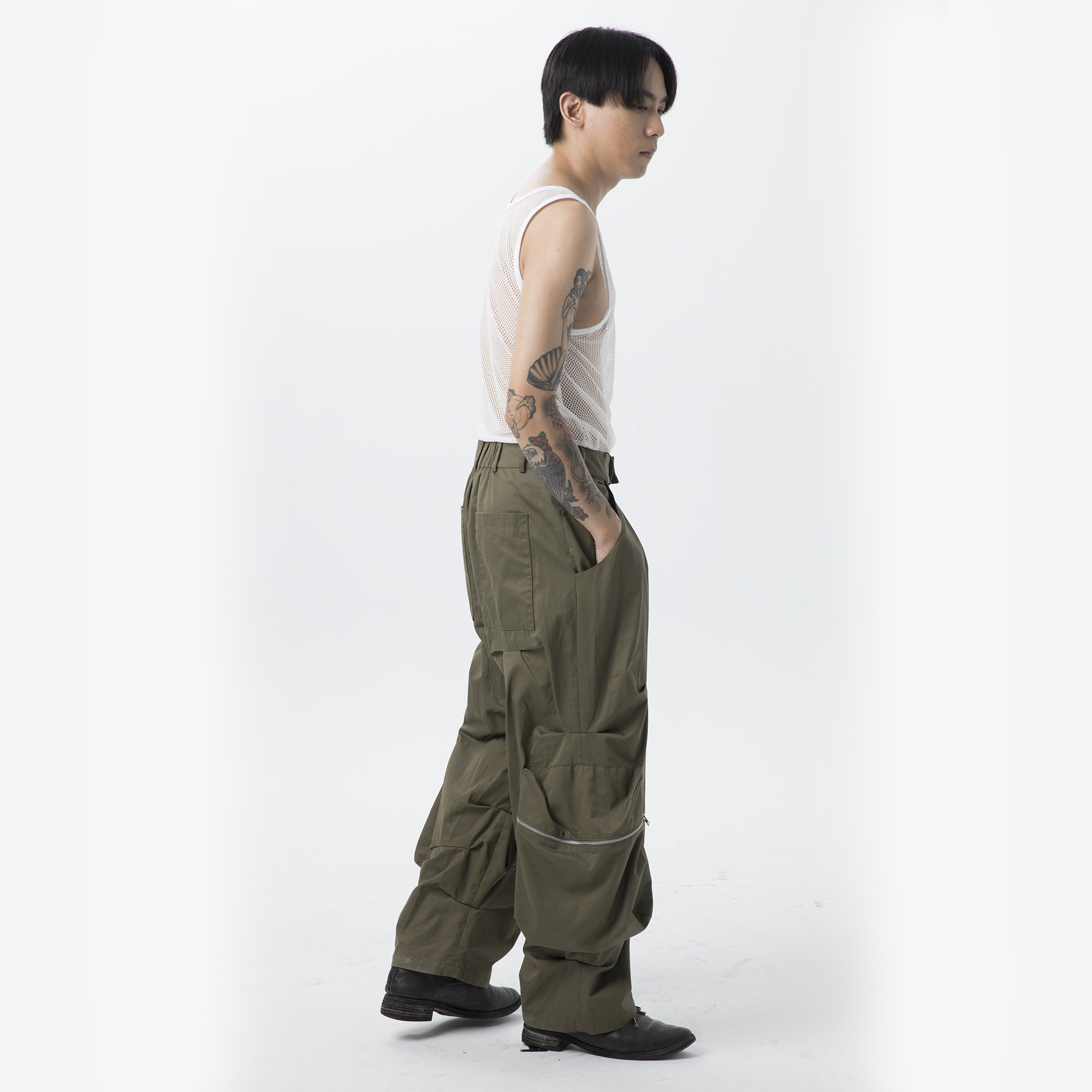 PLATEAU STUDIO】Sweat cargo pants