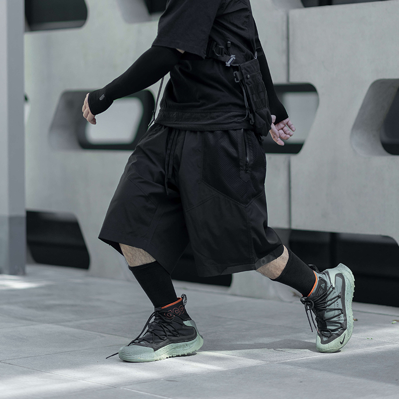 暗黑抽成寬鬆機能工裝短褲