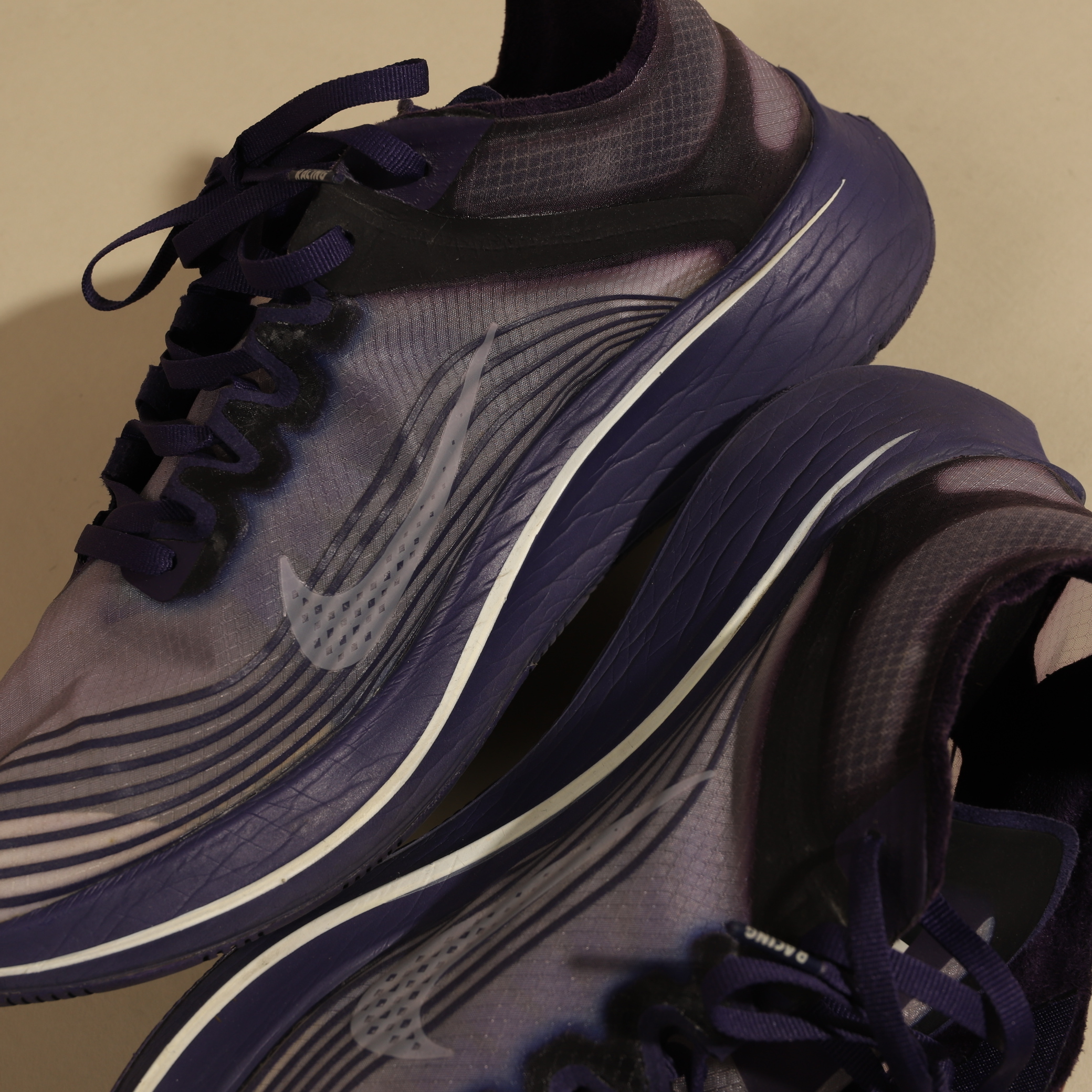 二手US11/29CMNIKE ZOOM FLY / GYAKUSOU 黑紫【AR4349-500】