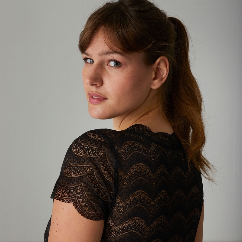 KARMA 出色 連身衣 - 經典黑