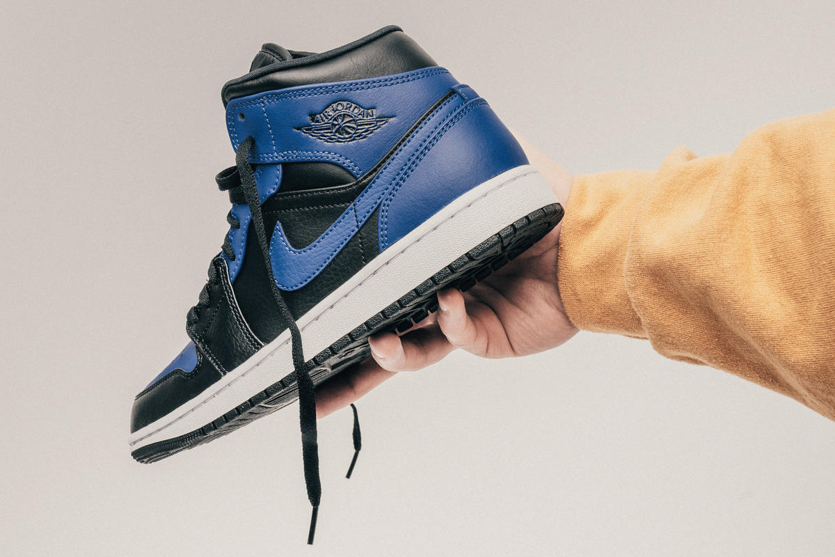 Air Jordan 1 Mid '' Hyper Royal '' 黑藍男款554724-077 [EW
