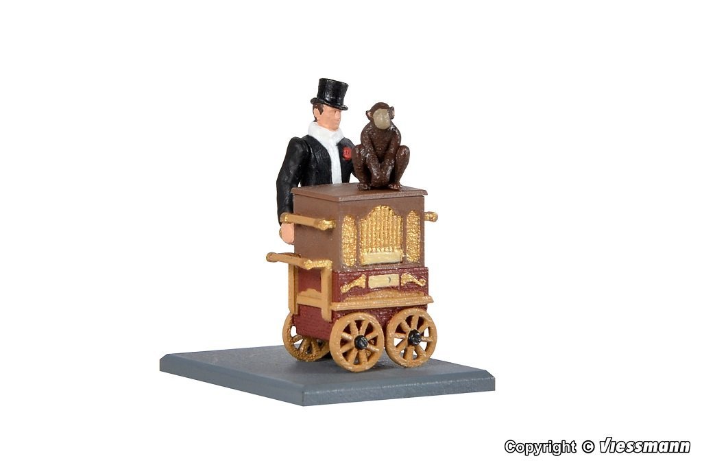 Viessmann 1549 HO規 a street musician who plays a barrel organ 演奏管風琴的街頭音樂家 .會動