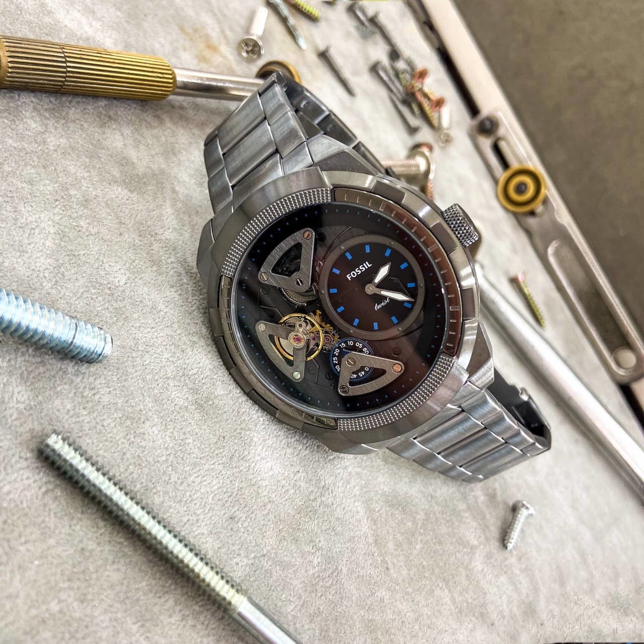 【FOSSIL】Bronson Twist 科技感雙機芯鏤空灰色不鏽鋼帶男錶  ME1171 50mm 現代鐘錶